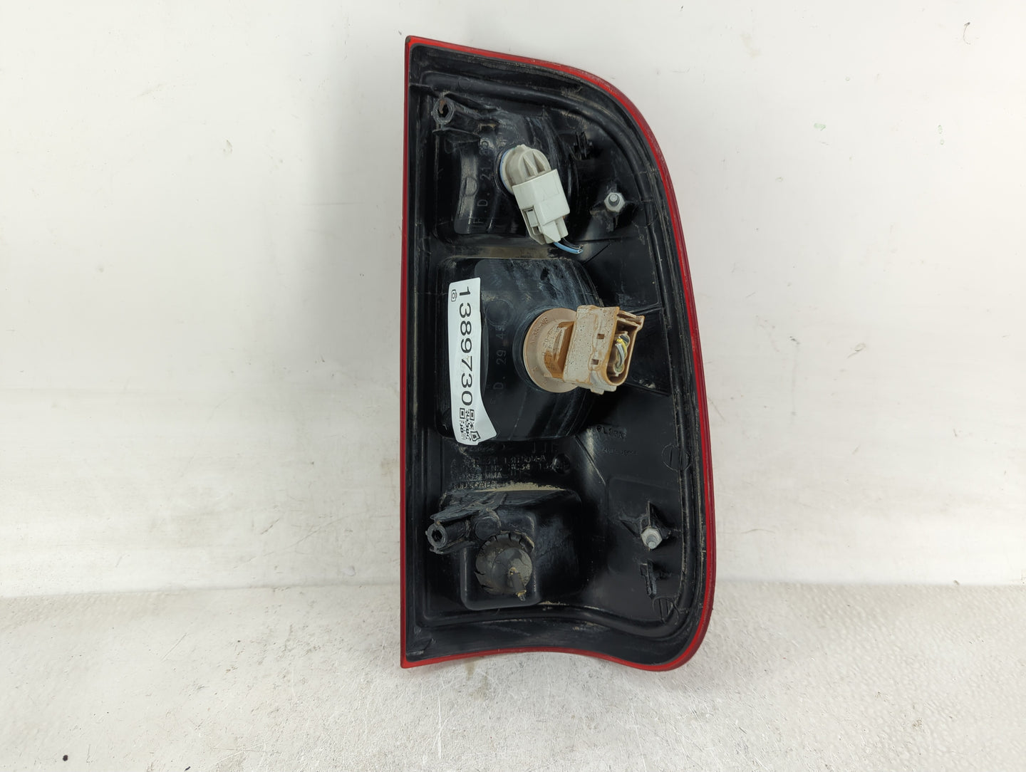 2008-2016 Ford F-350 Super Duty Tail Light Assembly Driver Left OEM P/N:13B505-A Fits OEM Used Auto Parts - Oemusedautoparts