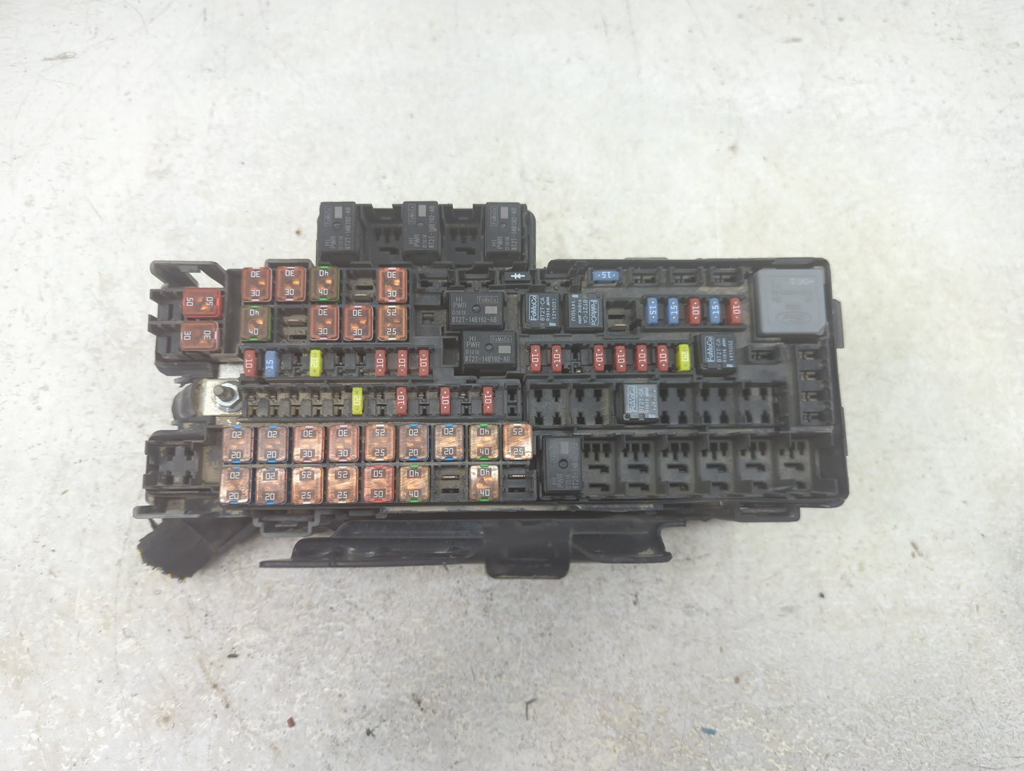 2015-2016 Ford F-350 Super Duty Fusebox Fuse Box Panel Relay Module P/N:BC3T-14A003-AB Fits Fits 2015 2016 OEM Used Auto Par