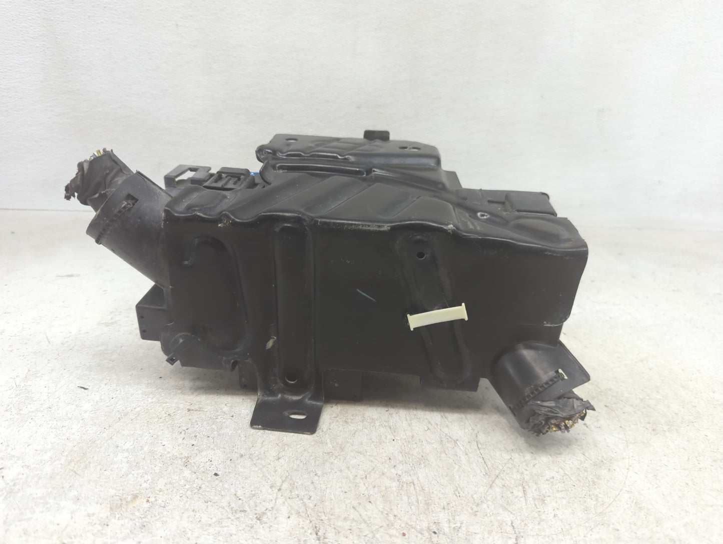 2015-2016 Ford F-350 Super Duty Fusebox Fuse Box Panel Relay Module P/N:BC3T-14A003-AB Fits Fits 2015 2016 OEM Used Auto Par