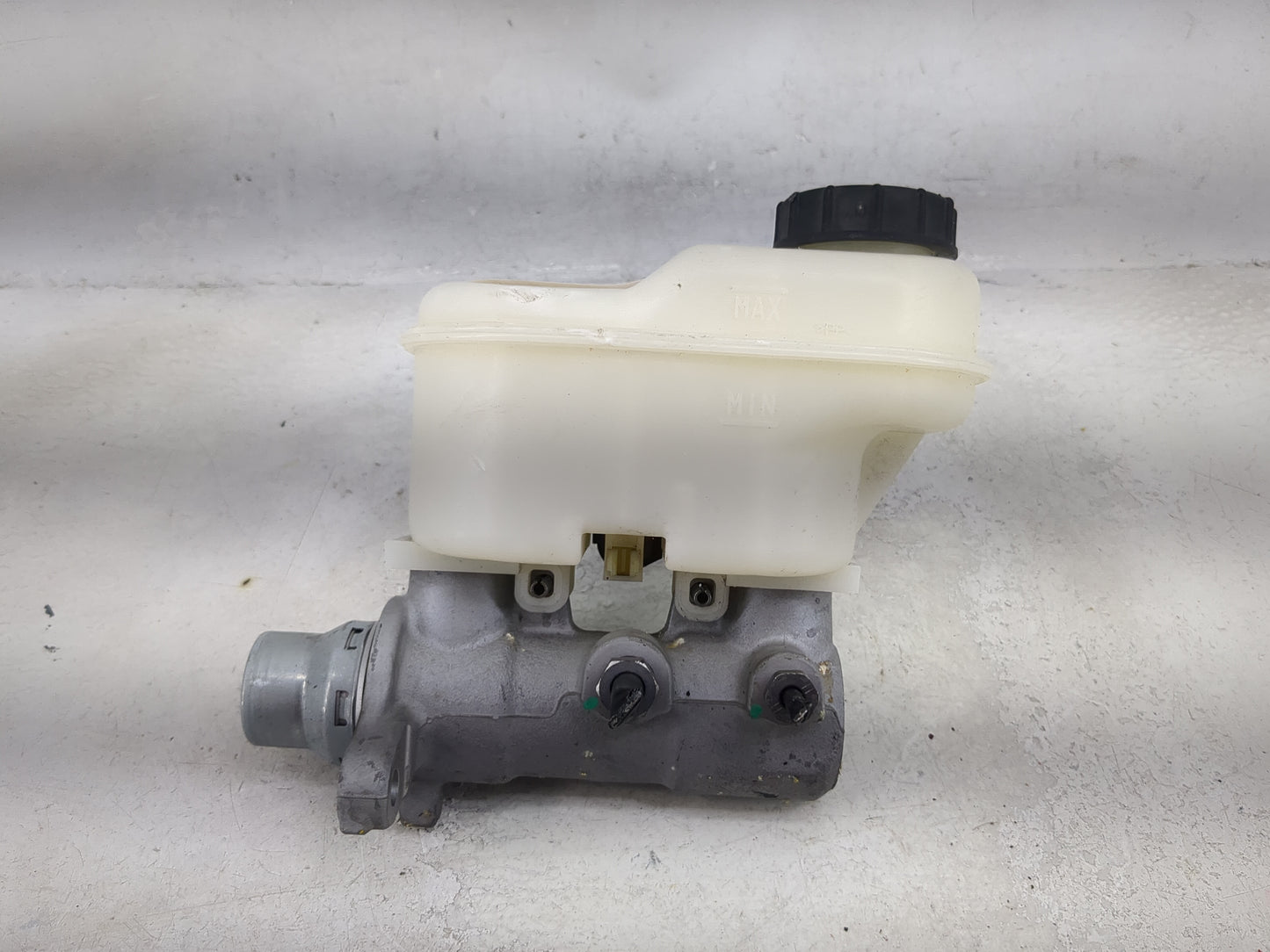 Ford F150 Brake Master Cylinder 1491983 - Oemusedautoparts1.com