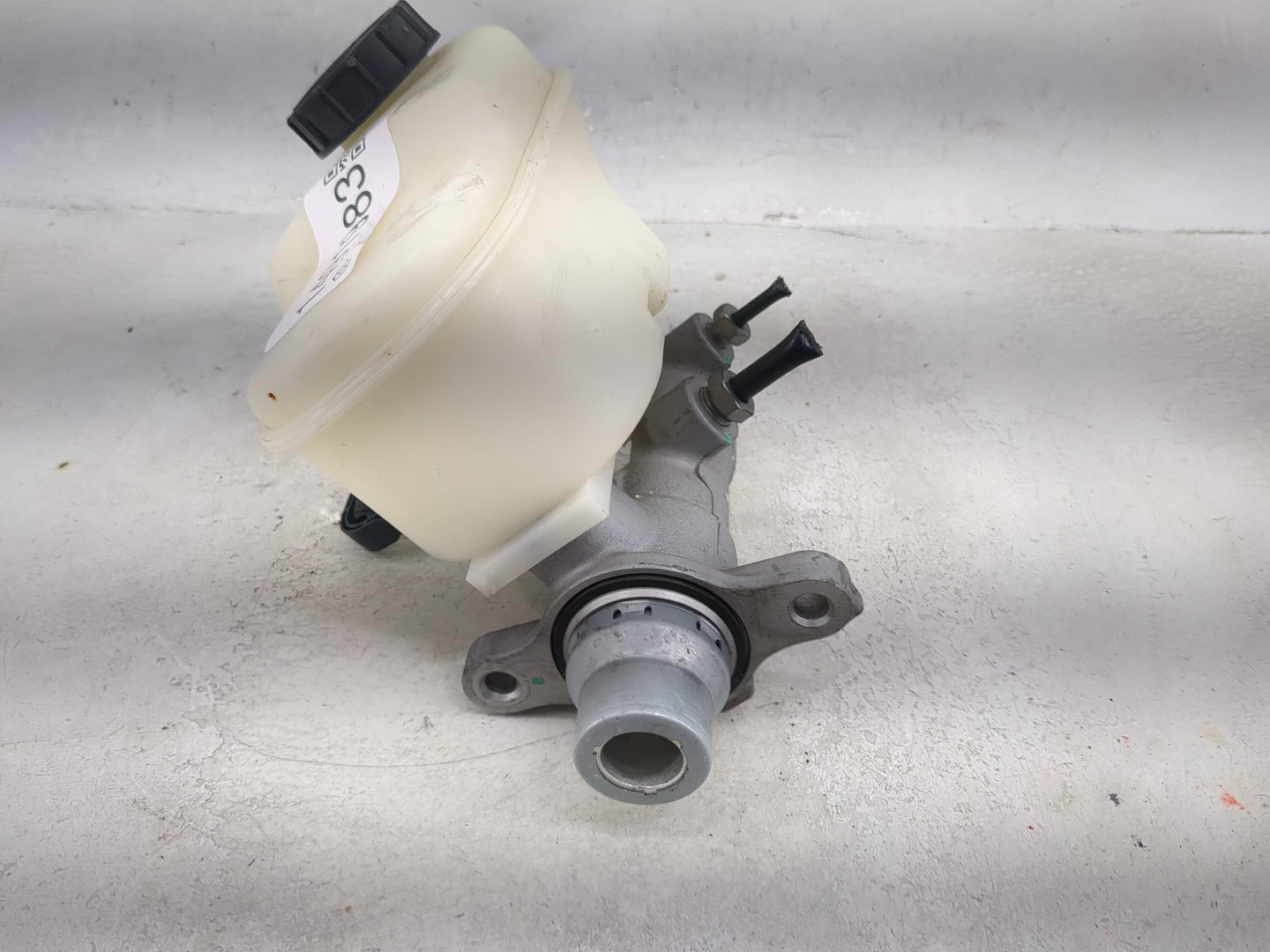 Ford F150 Brake Master Cylinder 1491983 - Oemusedautoparts1.com