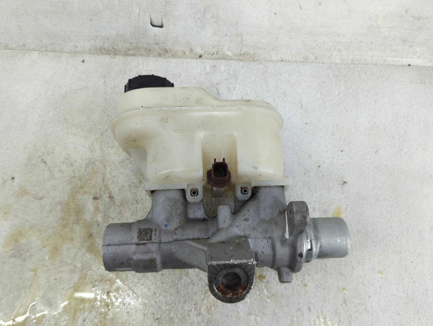 Ford F150 Brake Master Cylinder 1496712 - Oemusedautoparts1.com