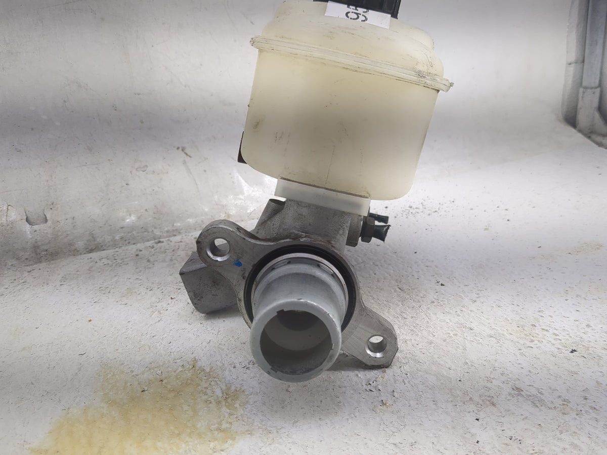 Ford F150 Brake Master Cylinder 1498095 - Oemusedautoparts1.com