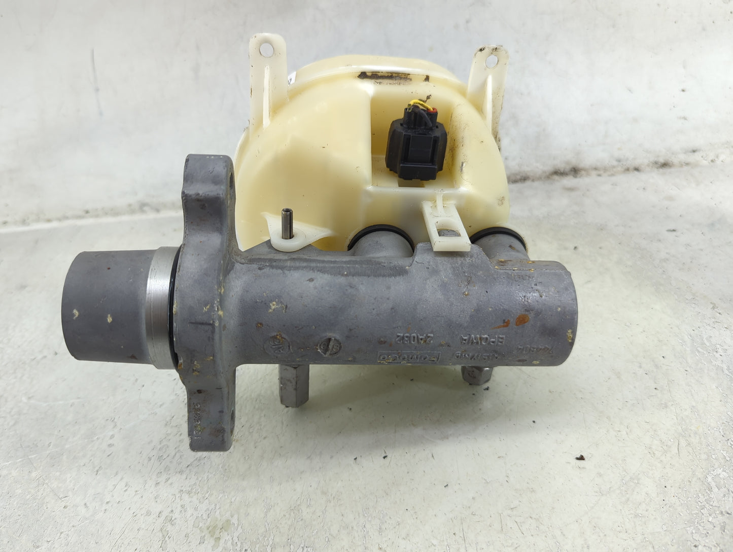 Ford F250sd Brake Master Cylinder - Oemusedautoparts1.com