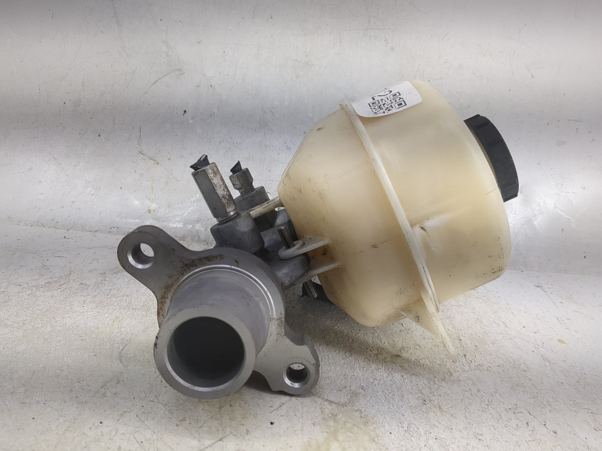 Ford F250sd Brake Master Cylinder 1497812 - Oemusedautoparts1.com