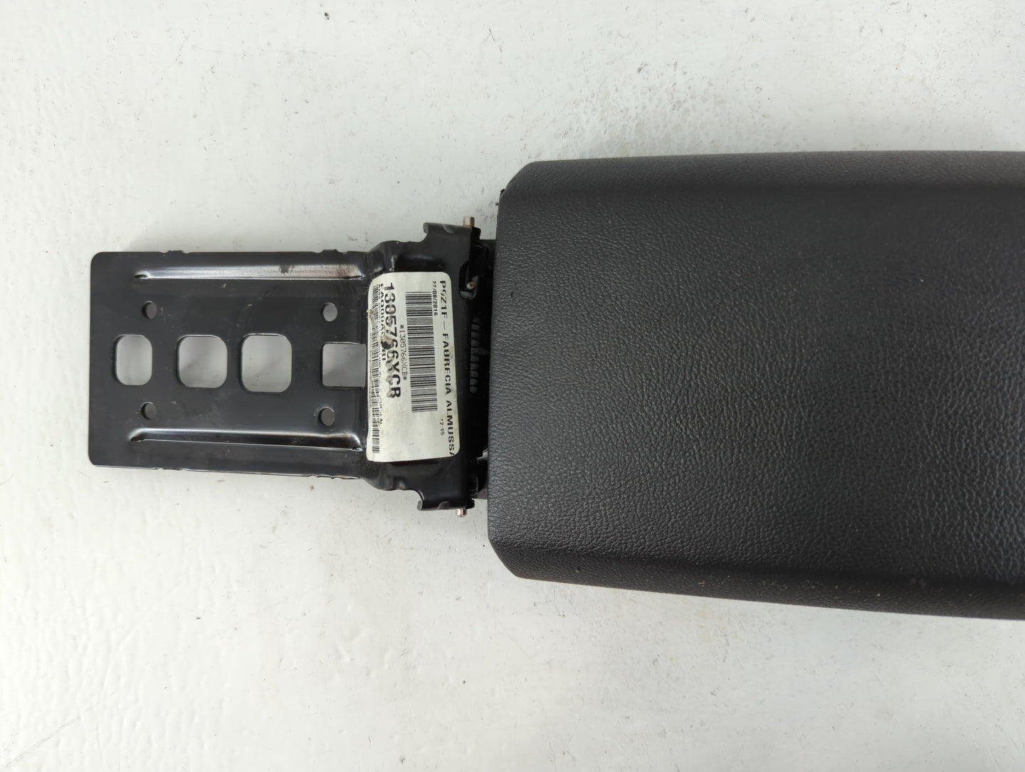 2016 Ford Fiesta Center Console Armrest Cover Lid P/N:1305766XCR Fits Fits 2008 2009 2010 2011 OEM Used Auto Parts - Oemused