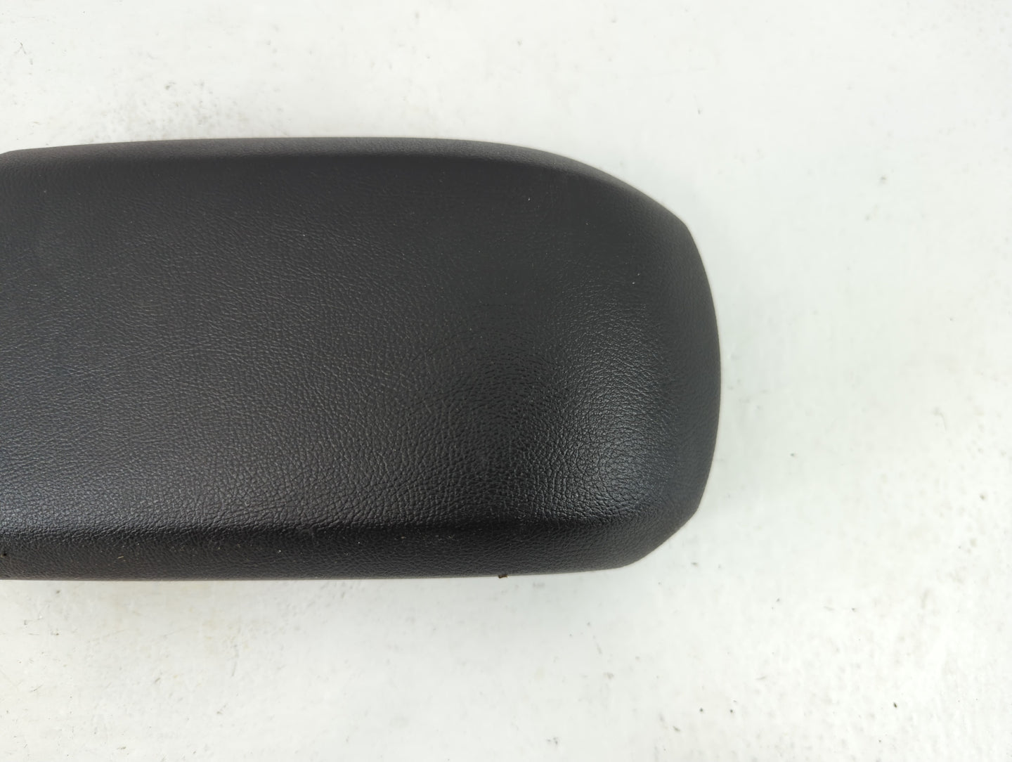 2016 Ford Fiesta Center Console Armrest Cover Lid P/N:1305766XCR Fits Fits 2008 2009 2010 2011 OEM Used Auto Parts - Oemused
