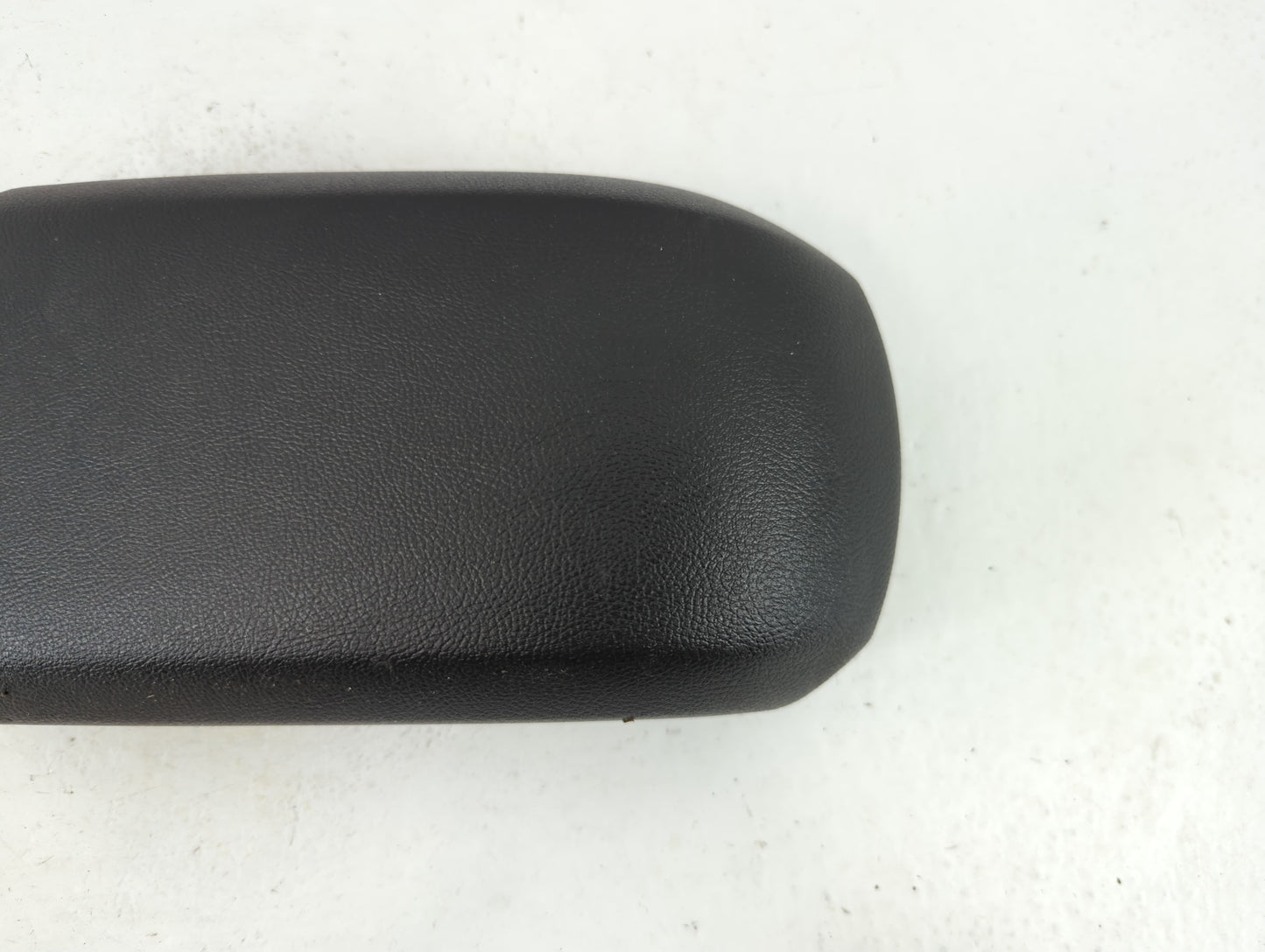 2016 Ford Fiesta Center Console Armrest Cover Lid P/N:1305766XCR Fits Fits 2008 2009 2010 2011 OEM Used Auto Parts - Oemused