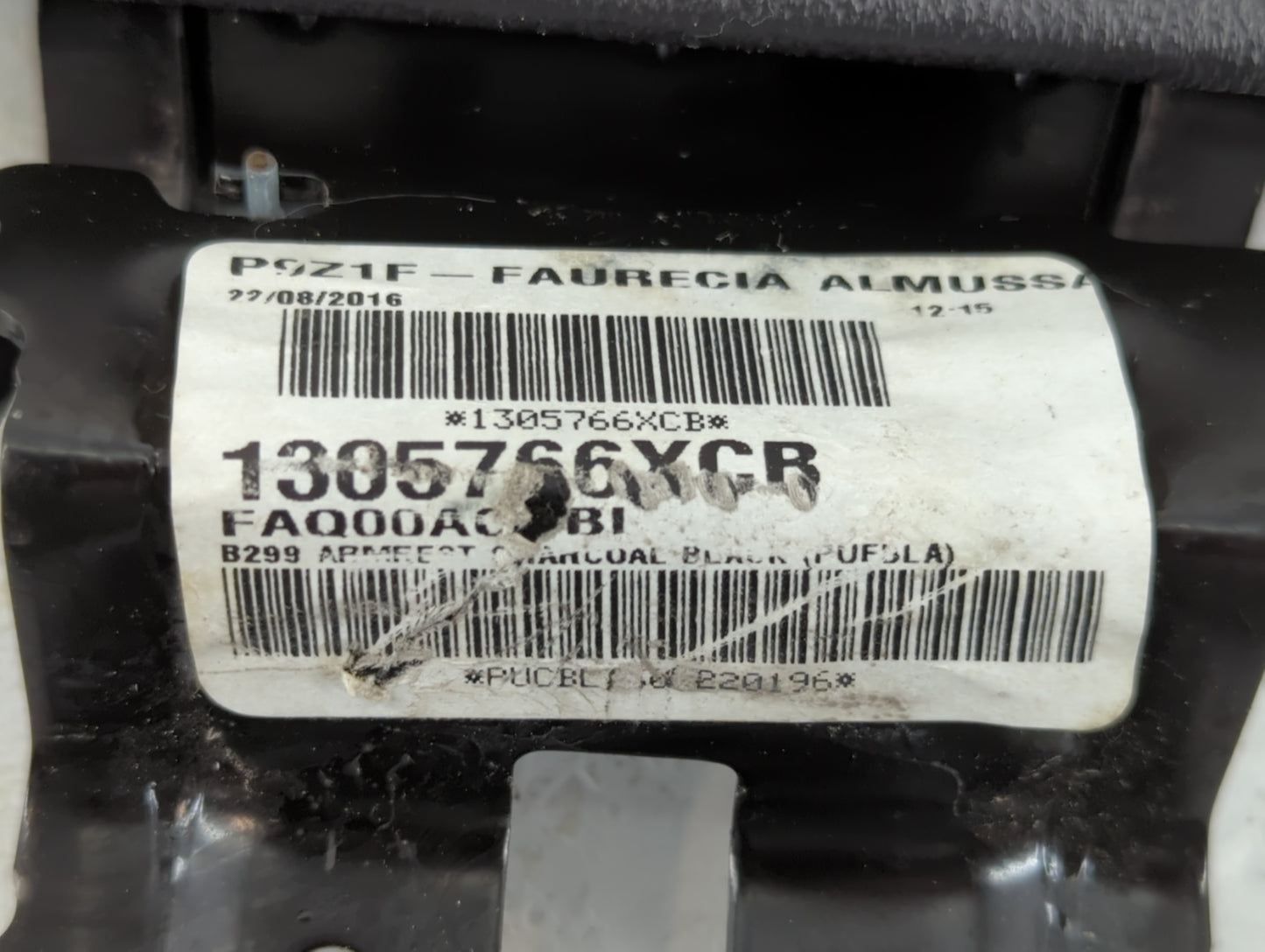 2016 Ford Fiesta Center Console Armrest Cover Lid P/N:1305766XCR Fits Fits 2008 2009 2010 2011 OEM Used Auto Parts - Oemused
