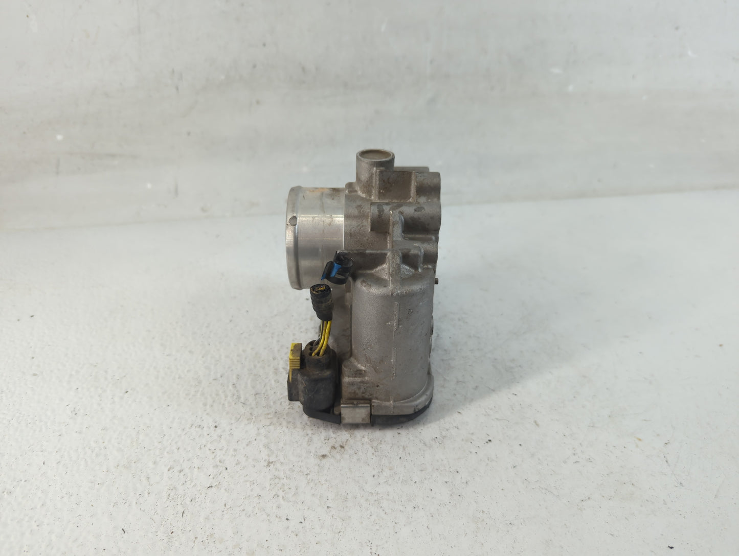 2014-2019 Ford Fiesta Throttle Body P/N:7S7G-9F991-CA Fits Fits 2013 2014 2015 2016 2017 2018 2019 OEM Used Auto Parts - Oem