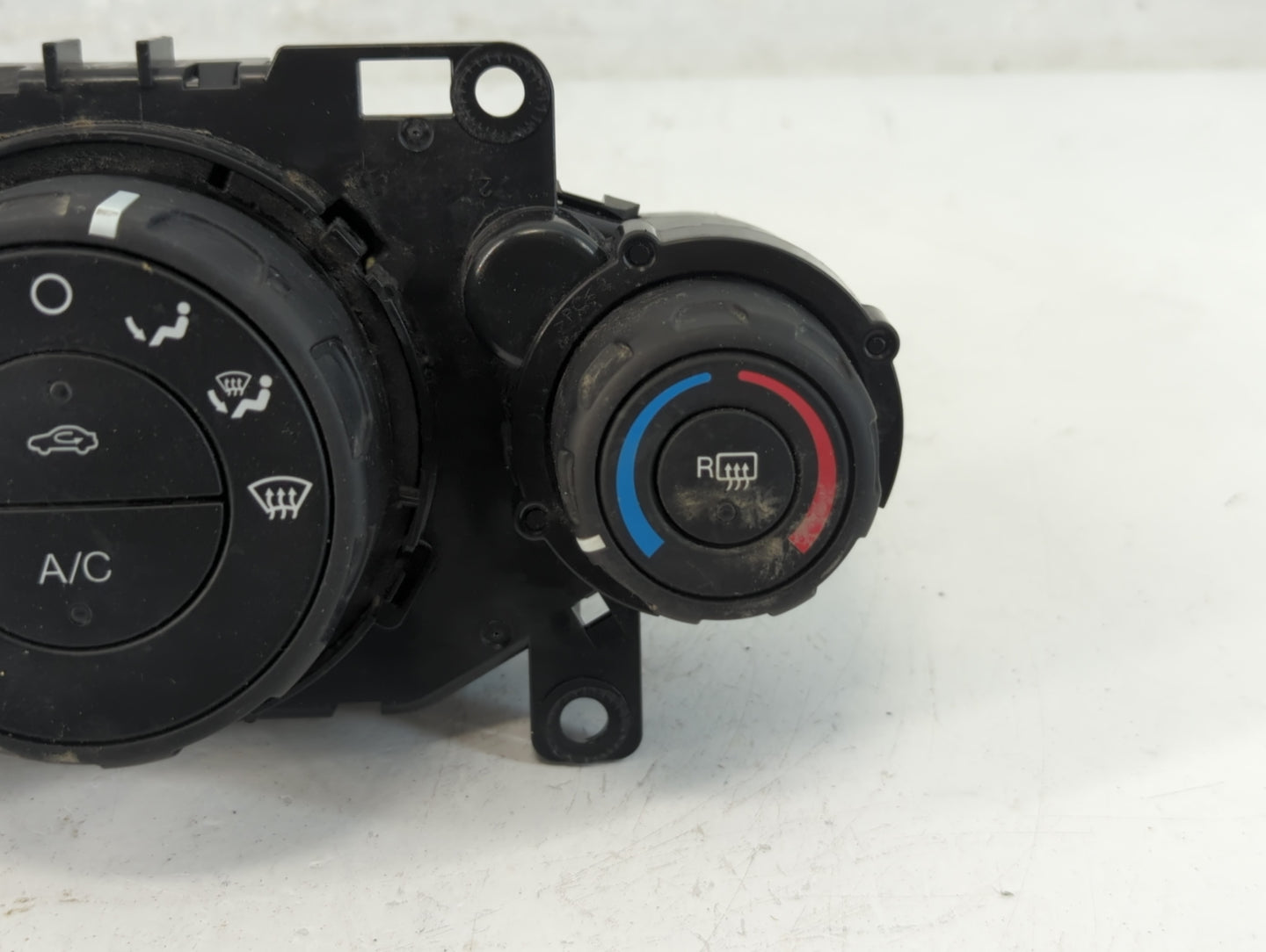 2014-2019 Ford Fiesta Climate Control Module Temperature AC/Heater Replacement P/N:D2BT 19980 AF Fits OEM Used Auto Parts - 
