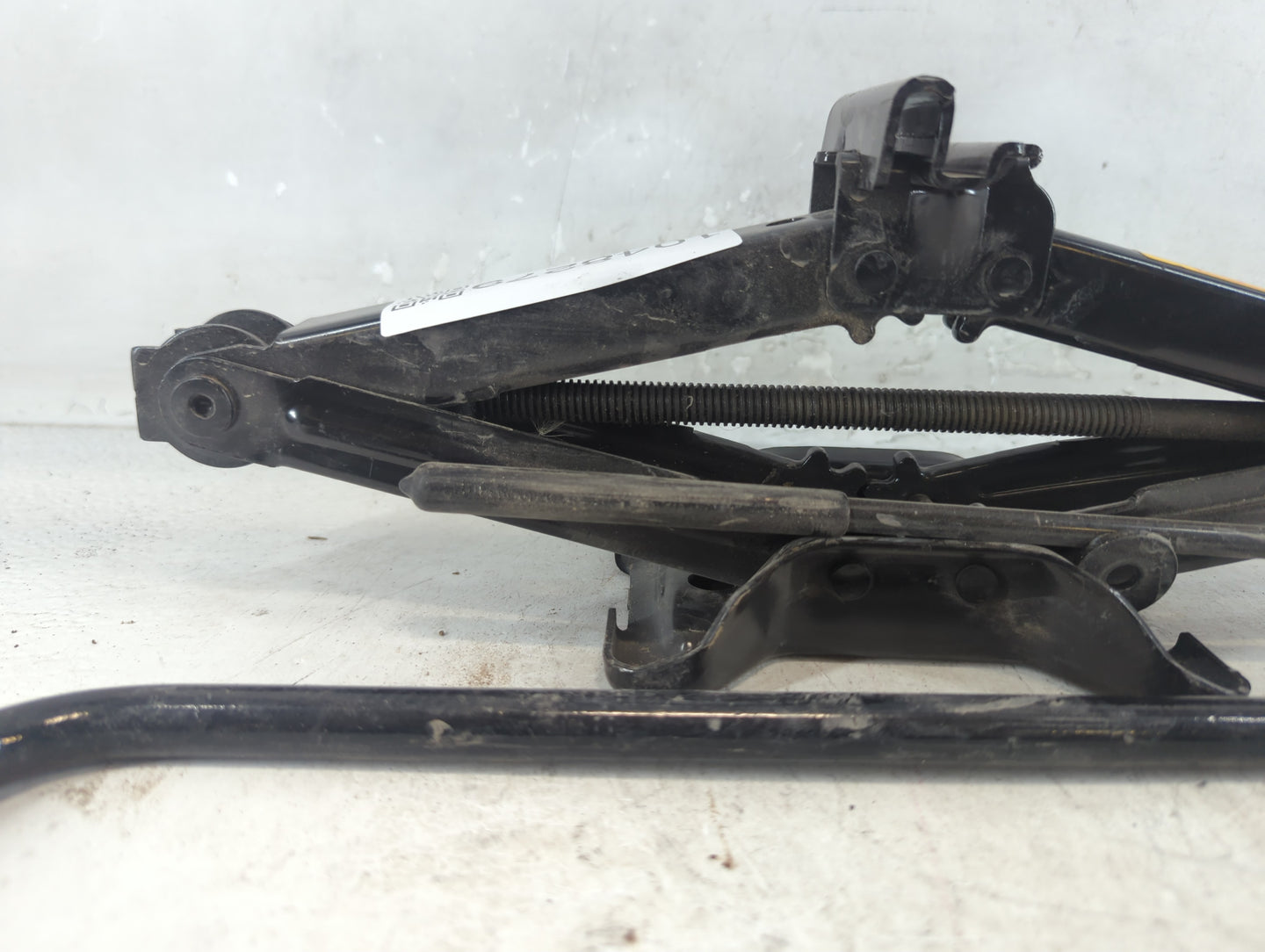 2016 Ford Fiesta Spare Scissor Car Jack 1048279 - Oemusedautoparts1.com