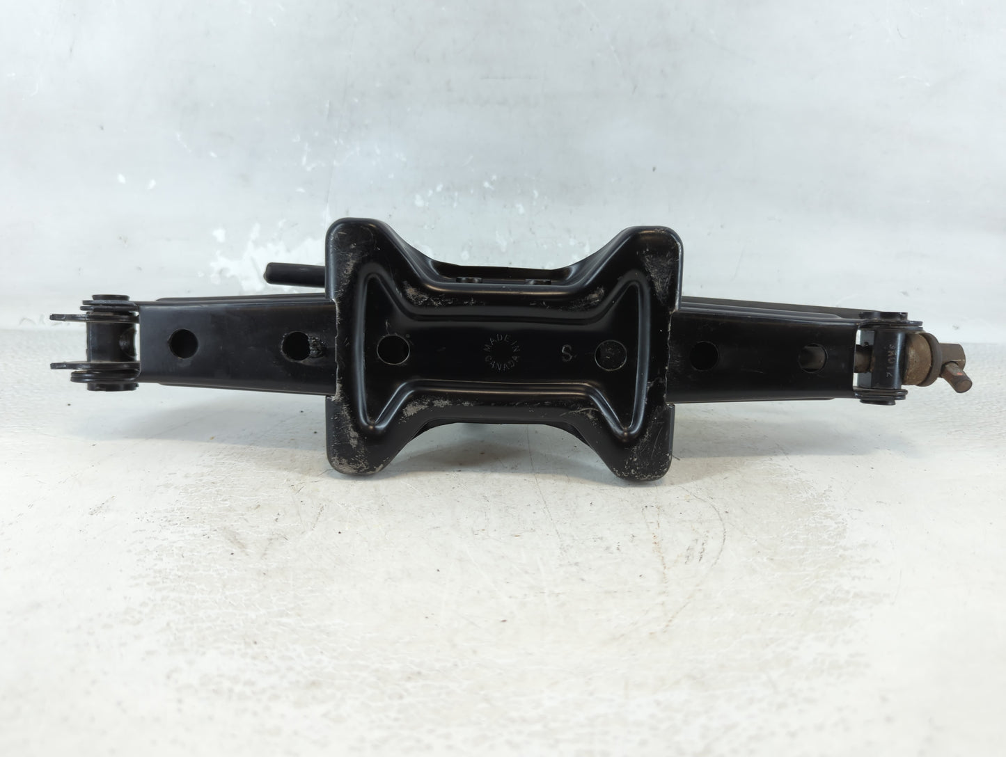 2016 Ford Fiesta Spare Scissor Car Jack - Oemusedautoparts1.com