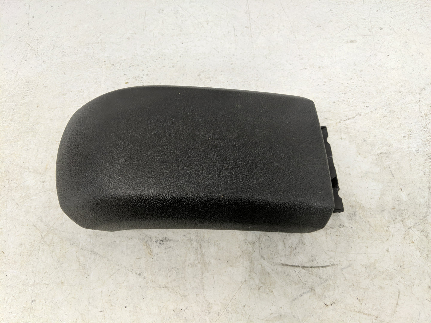 2014-2019 Ford Fiesta Center Console Armrest Cover Lid Fits Fits 2014 2015 2016 2017 2018 2019 OEM Used Auto Parts - Oemused