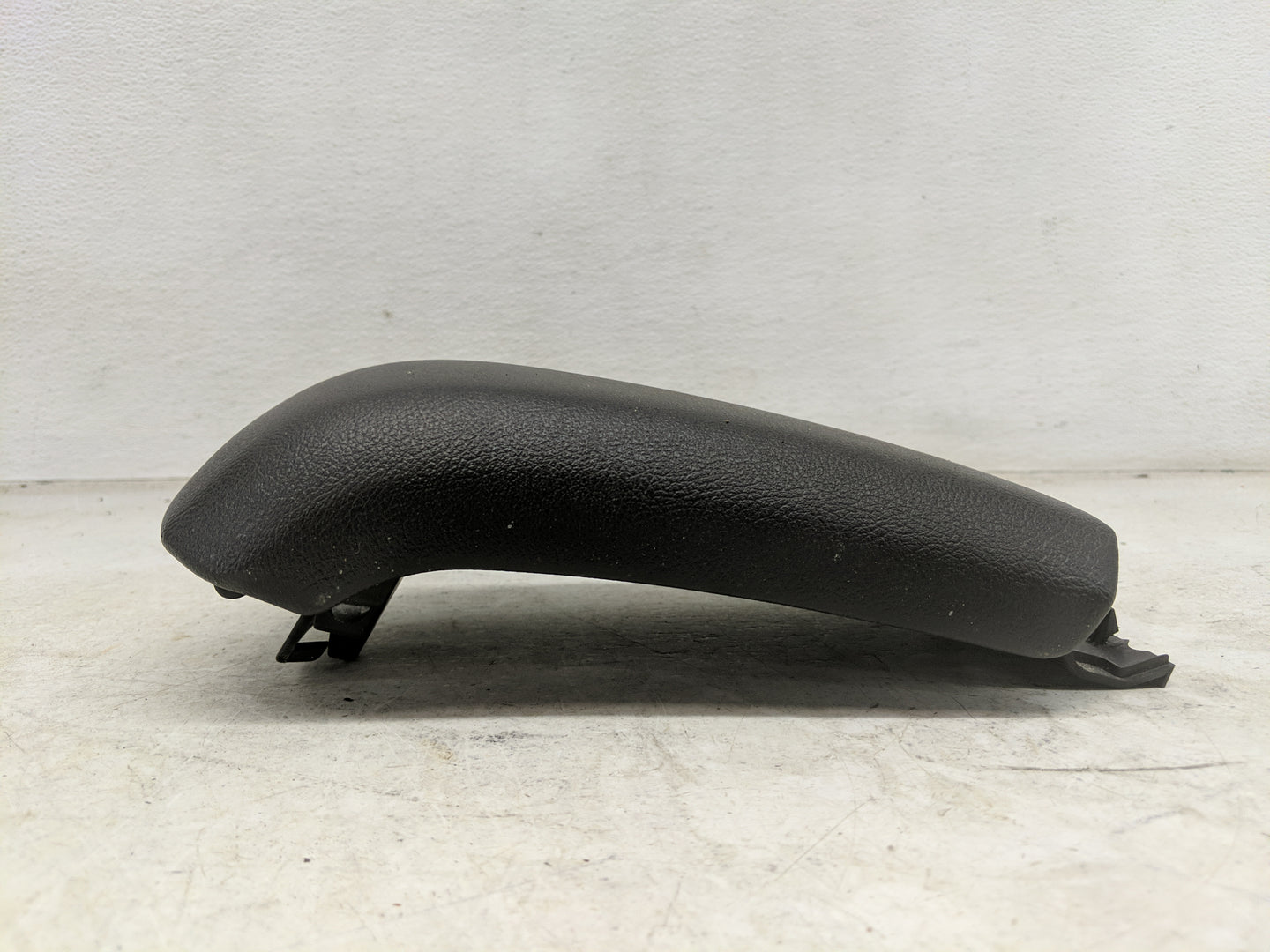 2014-2019 Ford Fiesta Center Console Armrest Cover Lid Fits Fits 2014 2015 2016 2017 2018 2019 OEM Used Auto Parts - Oemused