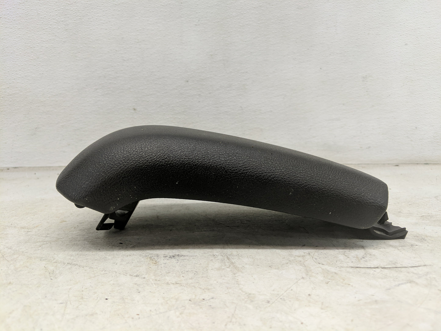 2014-2019 Ford Fiesta Center Console Armrest Cover Lid Fits Fits 2014 2015 2016 2017 2018 2019 OEM Used Auto Parts - Oemused