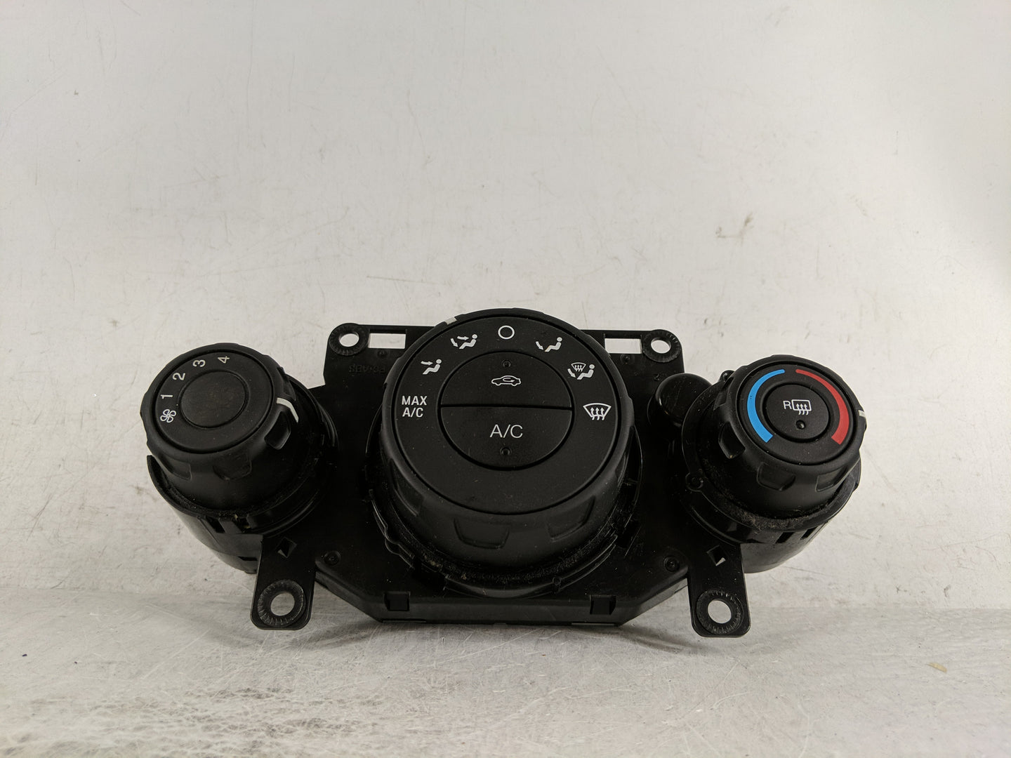 2014-2019 Ford Fiesta Climate Control Module Temperature AC/Heater Replacement P/N:D2BT 19980 AF Fits OEM Used Auto Parts - 