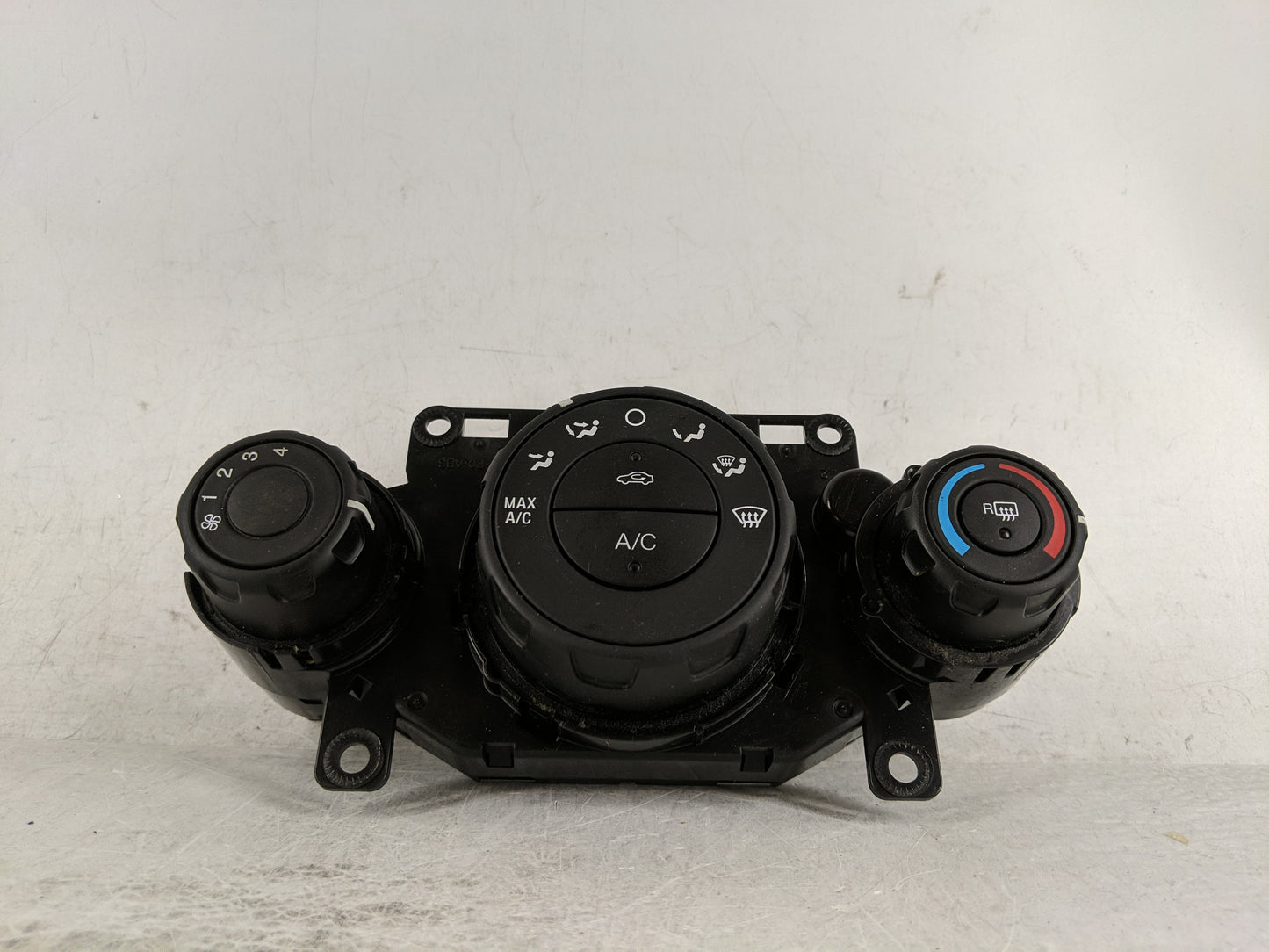 2014-2019 Ford Fiesta Climate Control Module Temperature AC/Heater Replacement P/N:D2BT 19980 AF Fits OEM Used Auto Parts - 