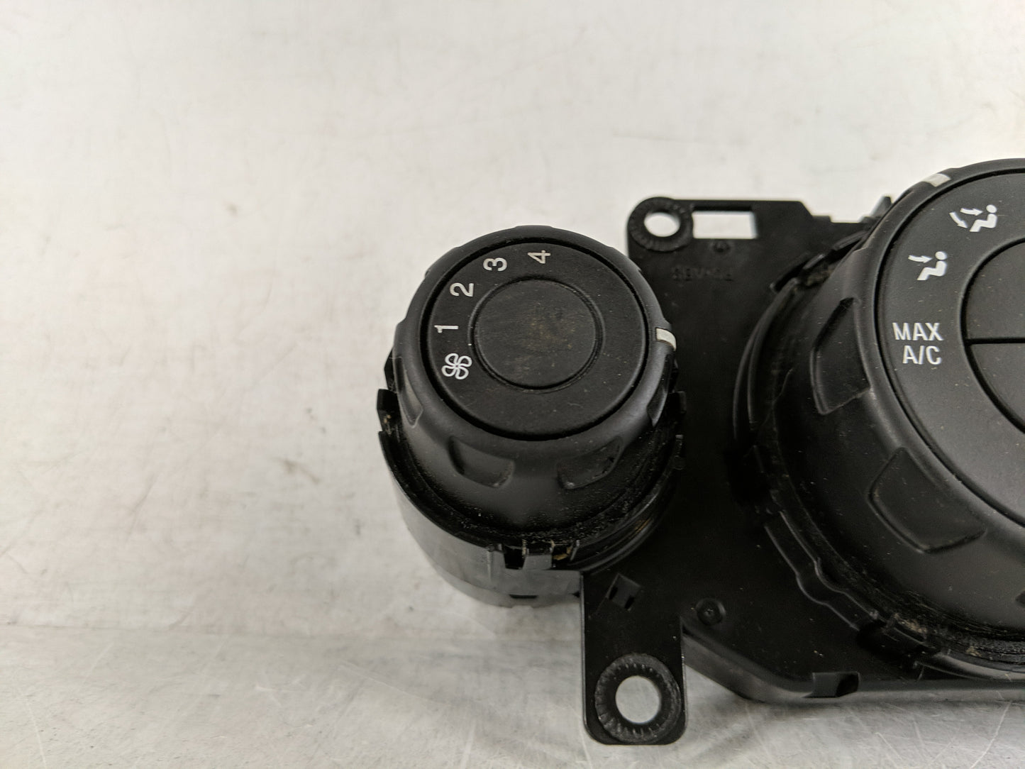 2014-2019 Ford Fiesta Climate Control Module Temperature AC/Heater Replacement P/N:D2BT 19980 AF Fits OEM Used Auto Parts - 