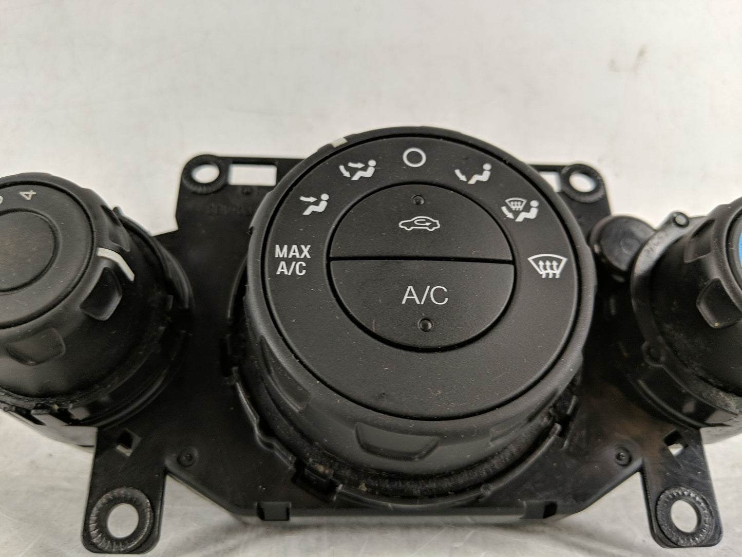 2014-2019 Ford Fiesta Climate Control Module Temperature AC/Heater Replacement P/N:D2BT 19980 AF Fits OEM Used Auto Parts - 