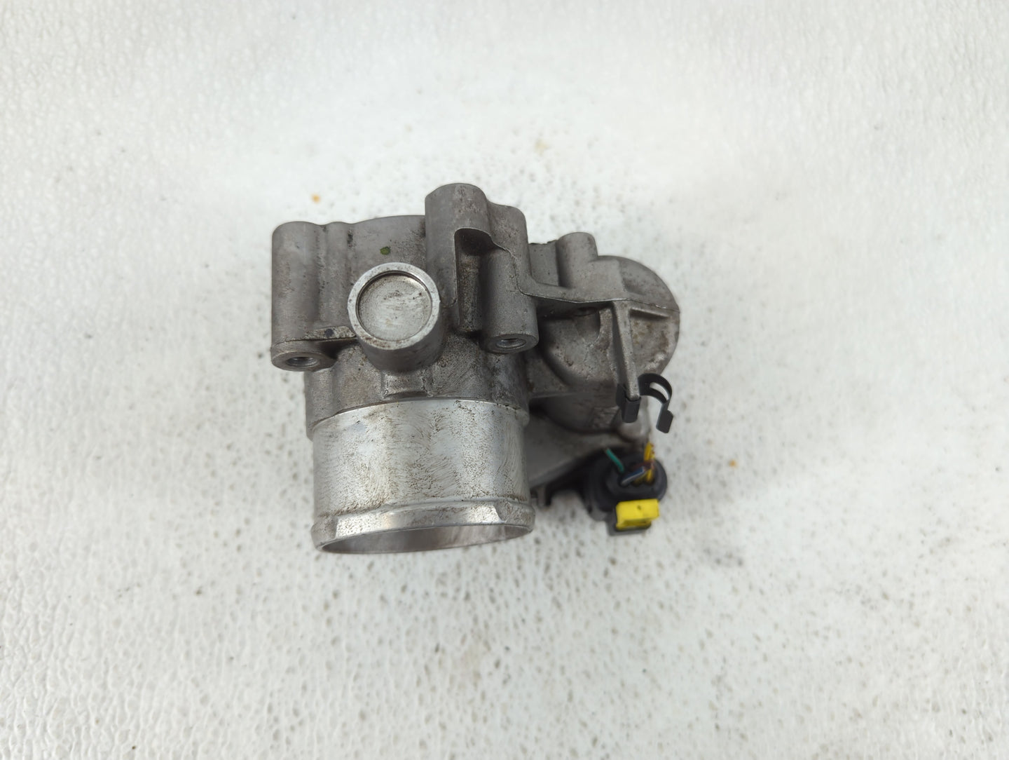 2014-2019 Ford Fiesta Throttle Body P/N:7S7G-9F991-CA Fits Fits 2013 2014 2015 2016 2017 2018 2019 OEM Used Auto Parts - Oem