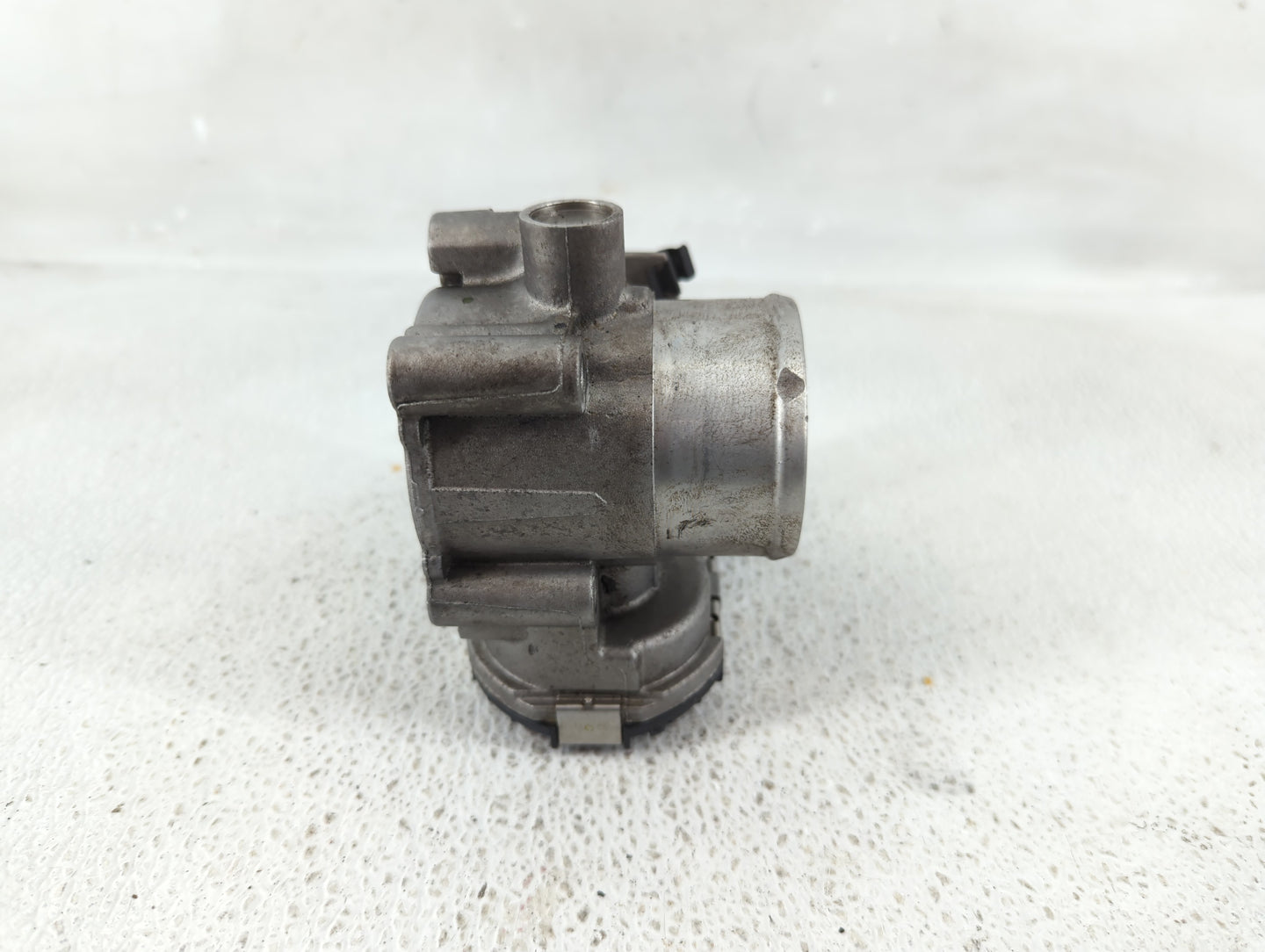 2014-2019 Ford Fiesta Throttle Body P/N:7S7G-9F991-CA Fits Fits 2013 2014 2015 2016 2017 2018 2019 OEM Used Auto Parts - Oem