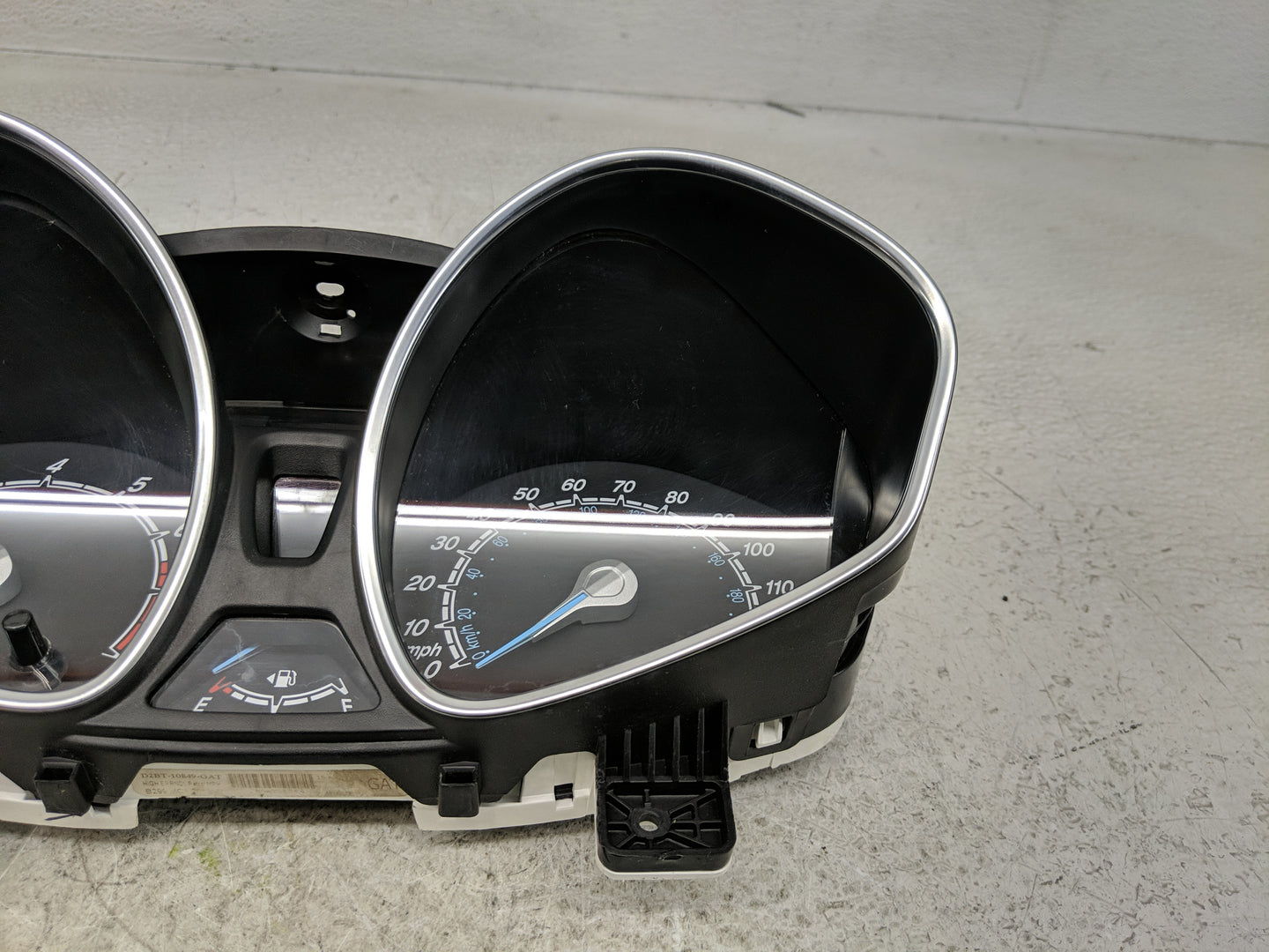 2015-2017 Ford Fiesta Instrument Cluster Speedometer Gauges P/N:D2BT-10849-GAT Fits Fits 2015 2016 2017 OEM Used Auto Parts 