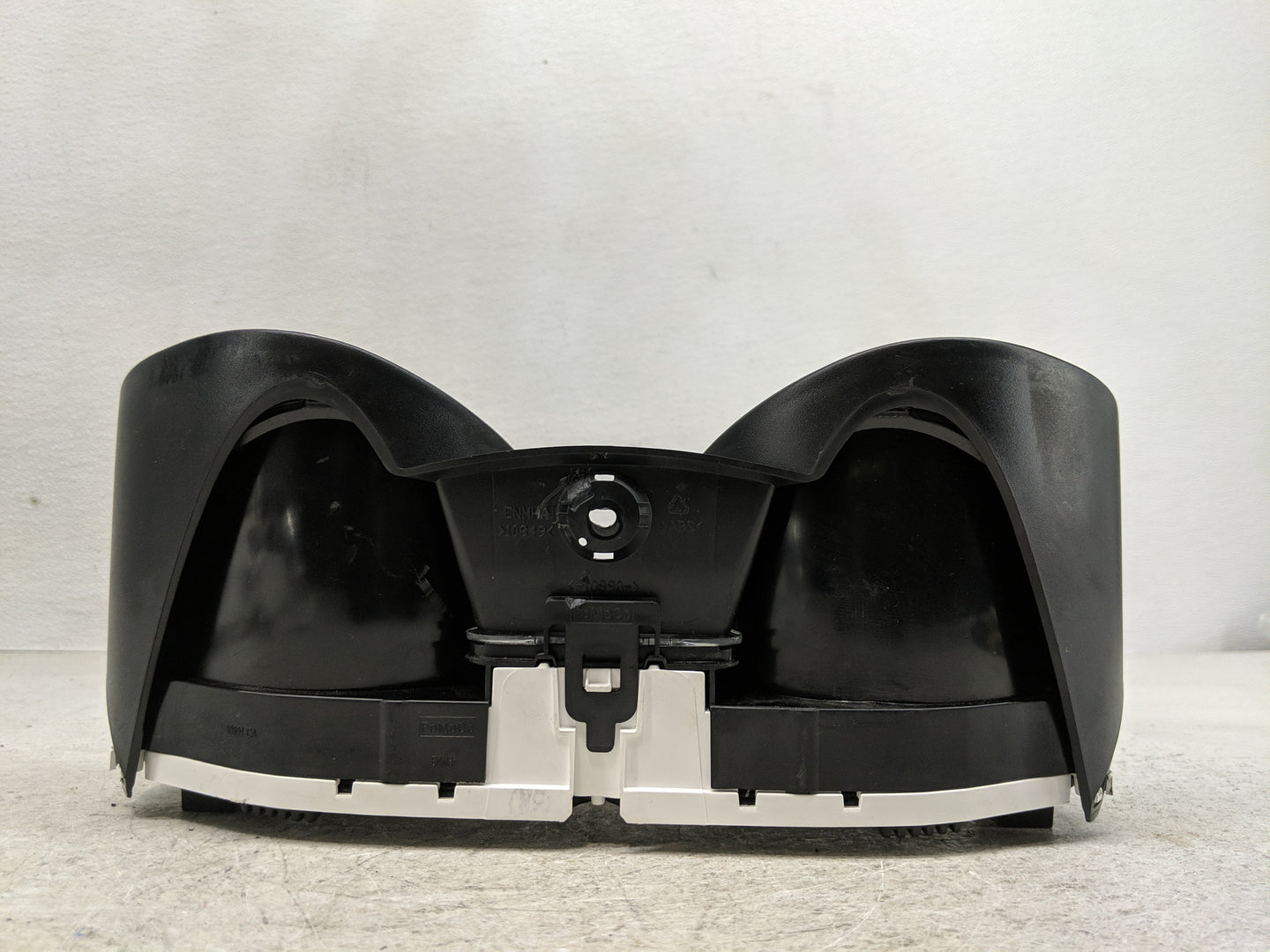 2015-2017 Ford Fiesta Instrument Cluster Speedometer Gauges P/N:D2BT-10849-GAT Fits Fits 2015 2016 2017 OEM Used Auto Parts 