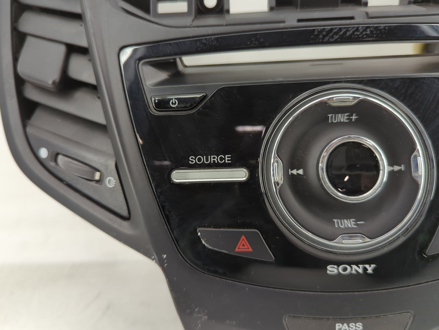 2016 Ford Fiesta Radio AM FM Cd Player Receiver Replacement P/N:D2BB-18A802-G Fits OEM Used Auto Parts - Oemusedautoparts1.c