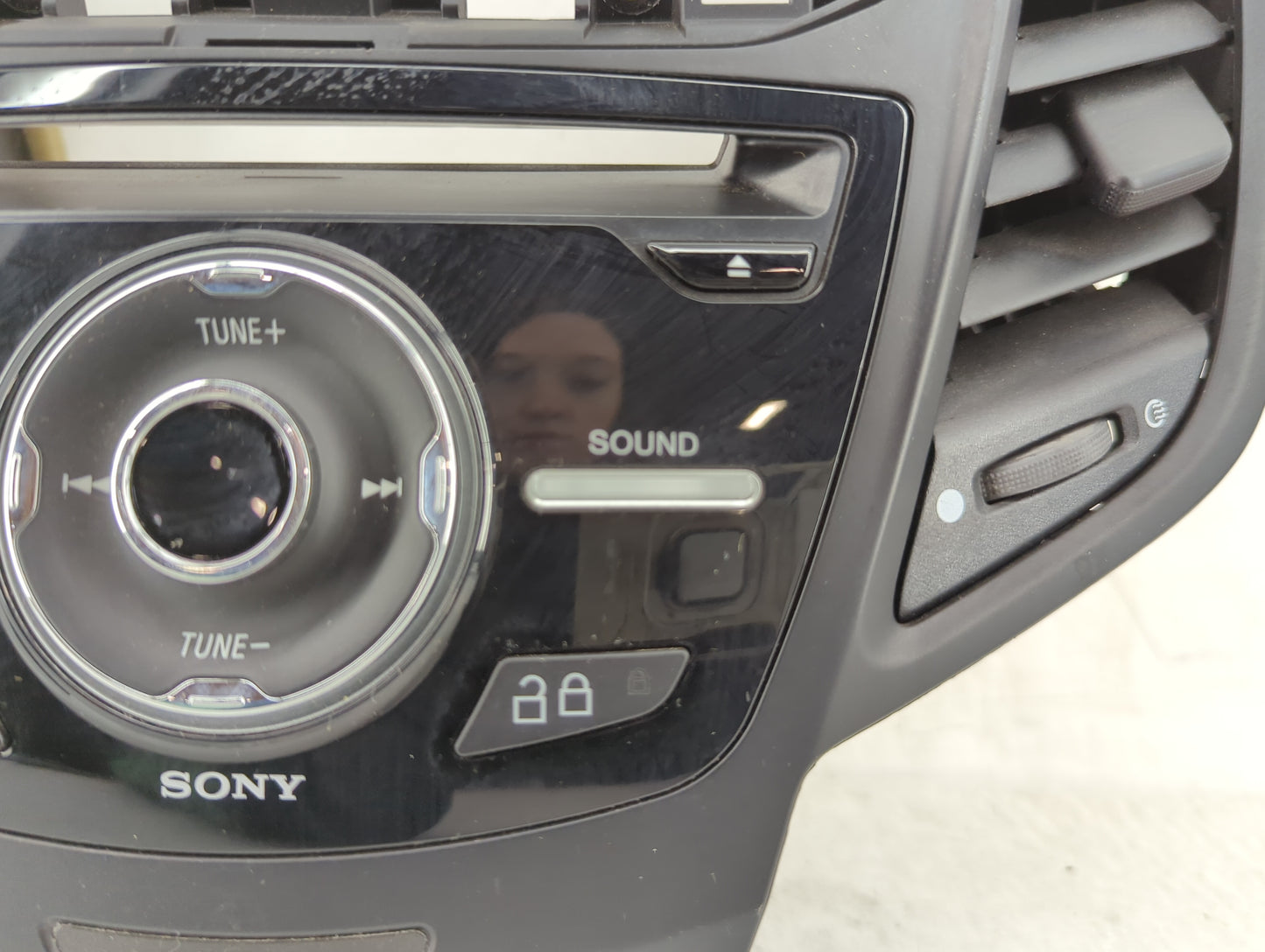 2016 Ford Fiesta Radio AM FM Cd Player Receiver Replacement P/N:D2BB-18A802-G Fits OEM Used Auto Parts - Oemusedautoparts1.c