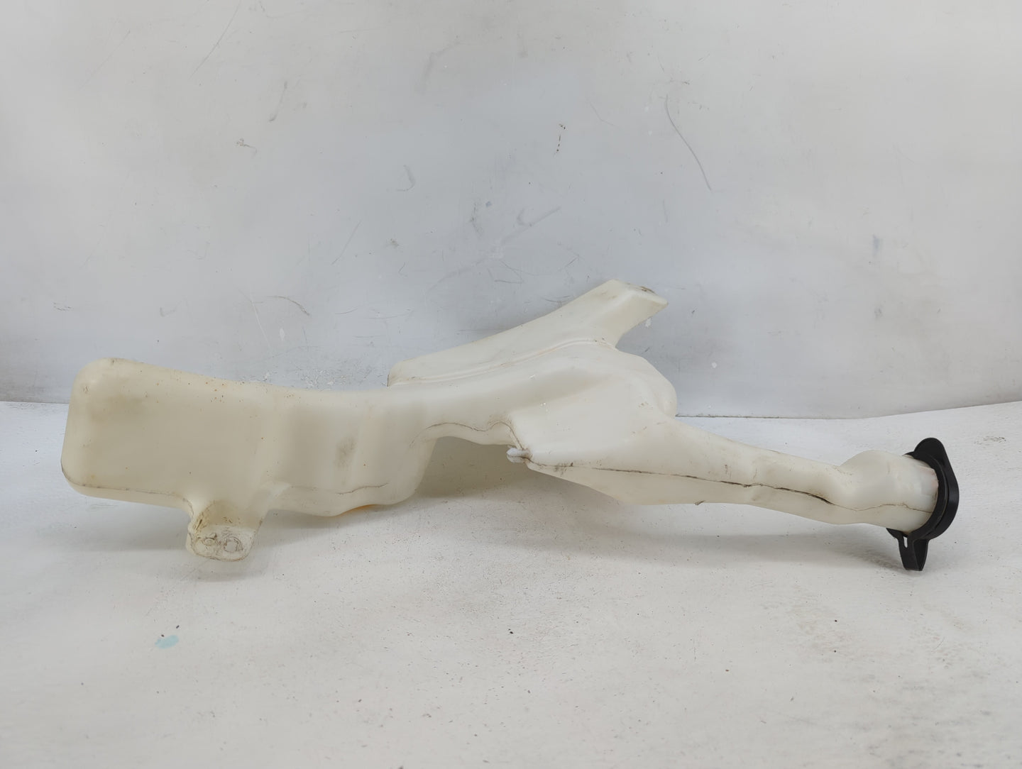 2011-2019 Ford Fiesta Windshield Washer Fluid Reservoir Bottle Oem - Oemusedautoparts1.com