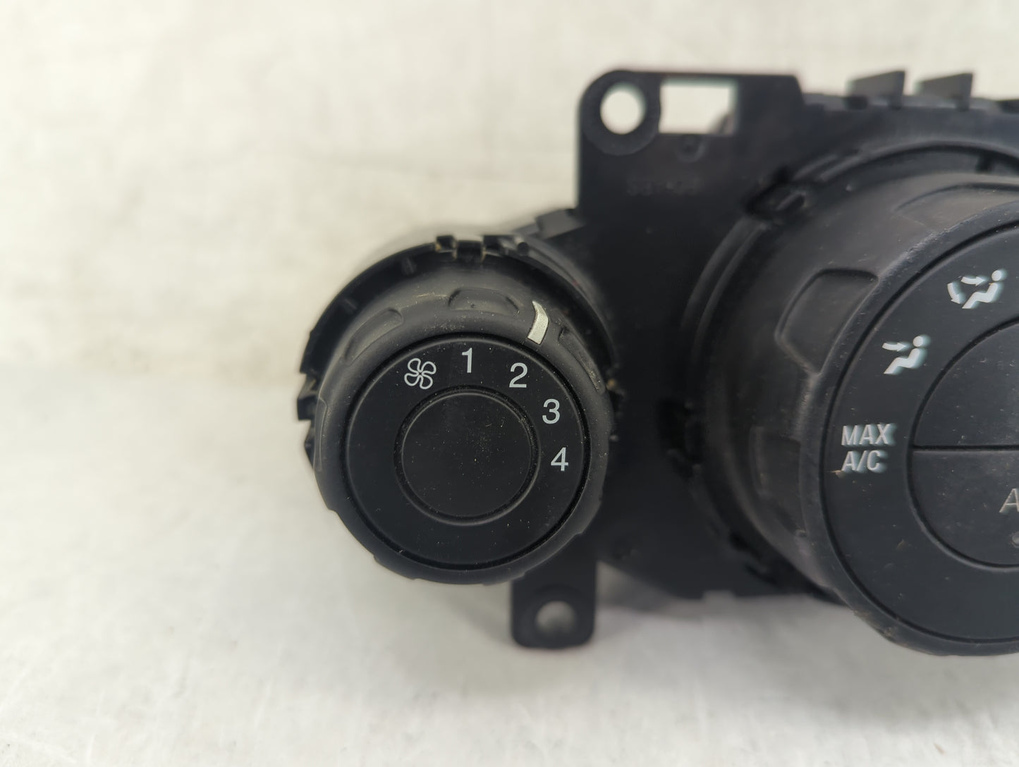 2014-2019 Ford Fiesta Climate Control Module Temperature AC/Heater Replacement P/N:D2BT19980AF Fits OEM Used Auto Parts - Oe