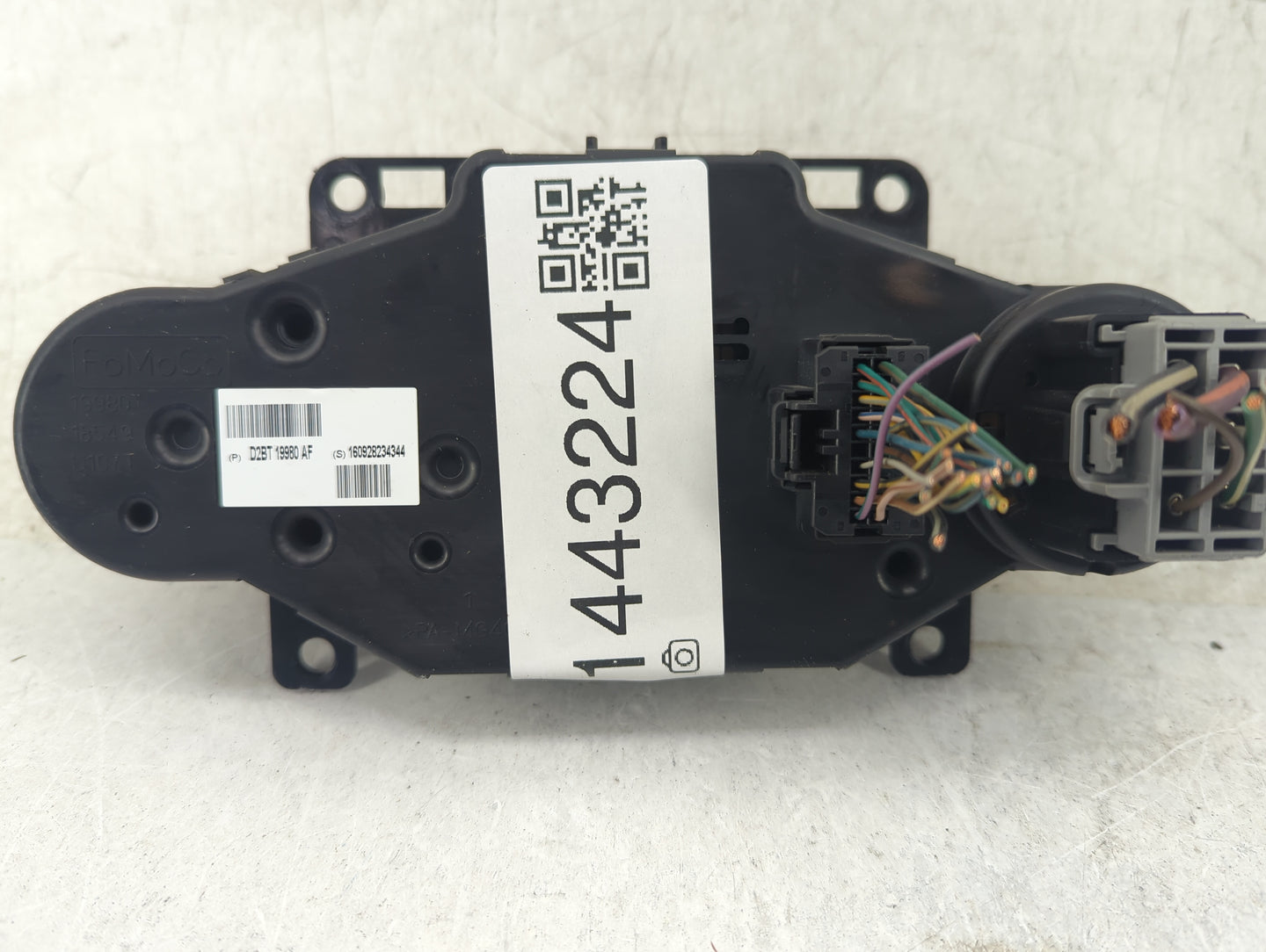 2014-2019 Ford Fiesta Climate Control Module Temperature AC/Heater Replacement P/N:D2BT19980AF Fits OEM Used Auto Parts - Oe