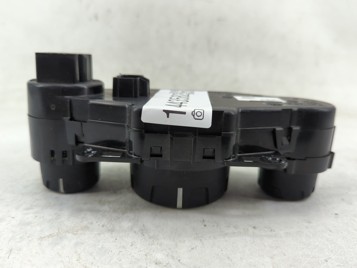 2014-2019 Ford Fiesta Climate Control Module Temperature AC/Heater Replacement P/N:D2BT19980AE Fits OEM Used Auto Parts - Oe
