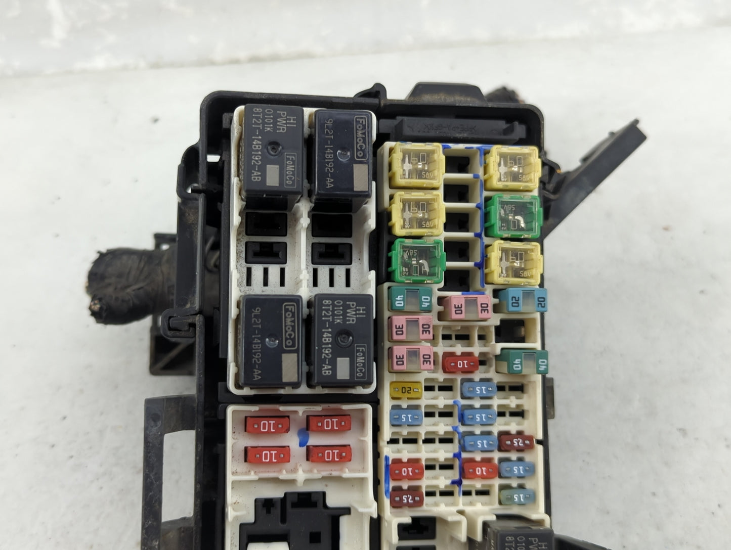 2014-2019 Ford Fiesta Fusebox Fuse Box Panel Relay Module P/N:8T2T-14B192-AB 9L2T-14B192-AA Fits OEM Used Auto Parts - Oemus