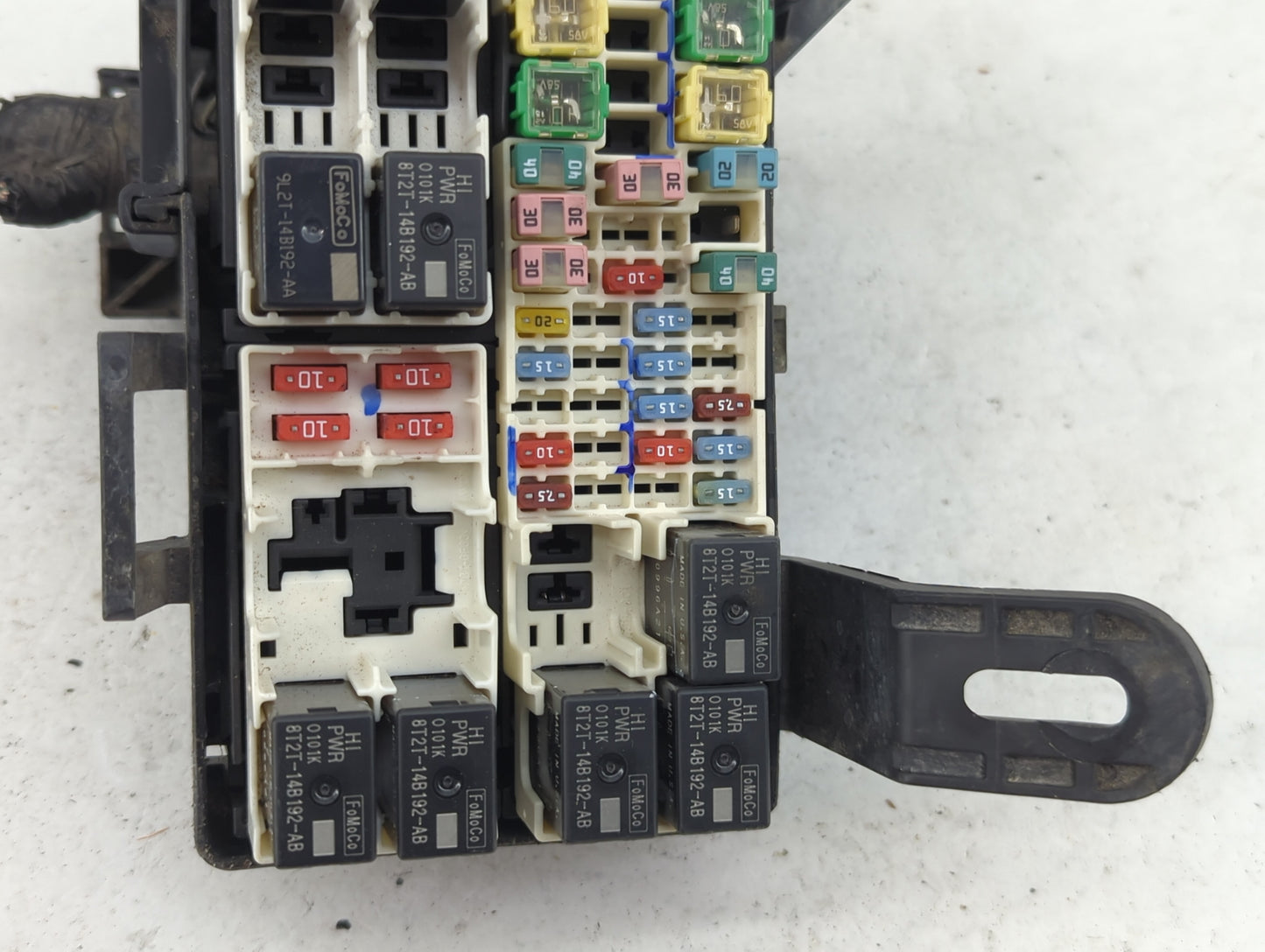 2014-2019 Ford Fiesta Fusebox Fuse Box Panel Relay Module P/N:8T2T-14B192-AB 9L2T-14B192-AA Fits OEM Used Auto Parts - Oemus