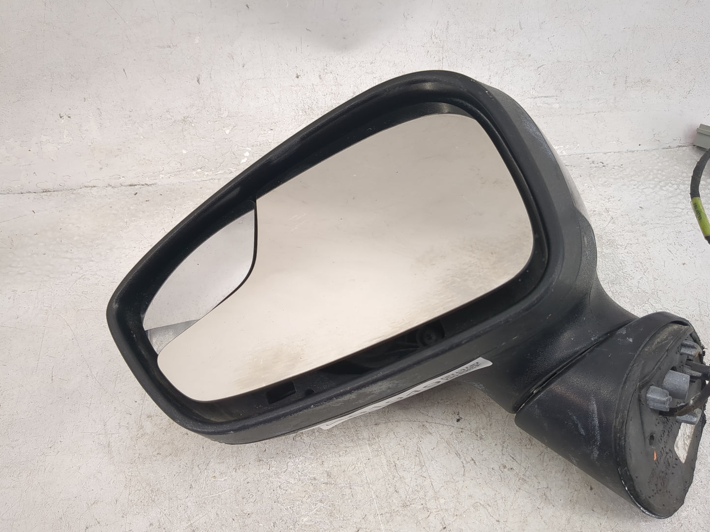 2014-2019 Ford Fiesta Driver Side View Mirror - Left Door Mirror OEM Used - Oemusedautoparts1.com