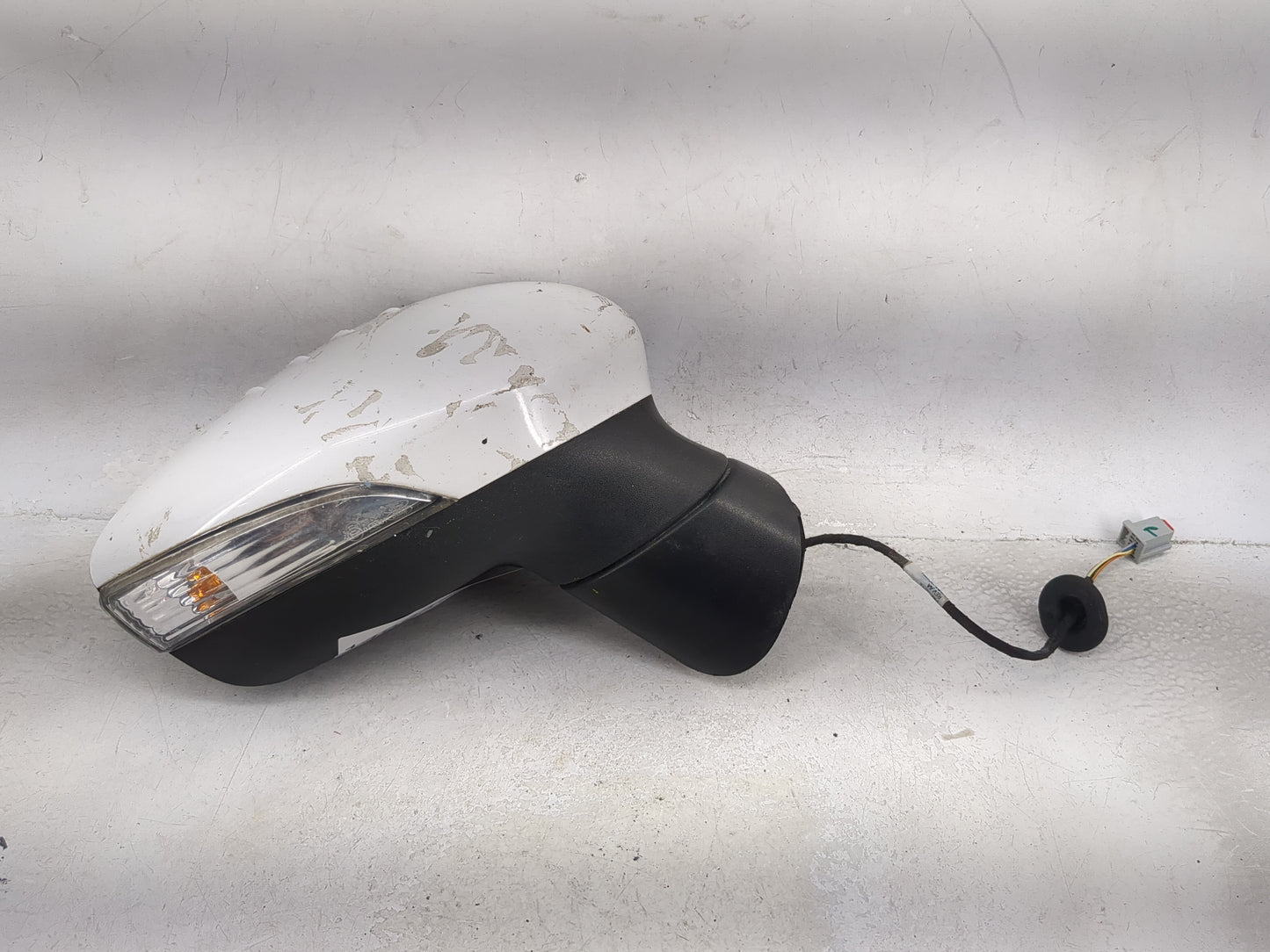 2014-2019 Ford Fiesta Driver Side View Mirror - Left Door Mirror OEM Used - Oemusedautoparts1.com