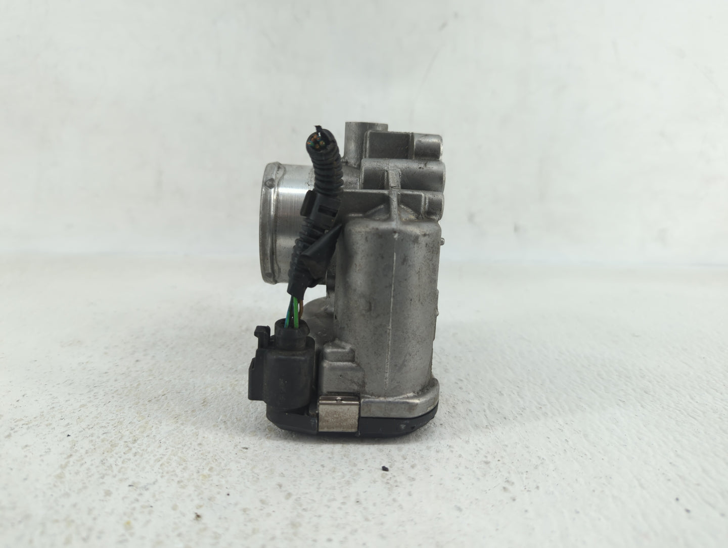 2014-2019 Ford Fiesta Throttle Body P/N:0 280 750 535 7S7G-9F991-CA Fits Fits 2013 2014 2015 2016 2017 2018 2019 OEM Used Au