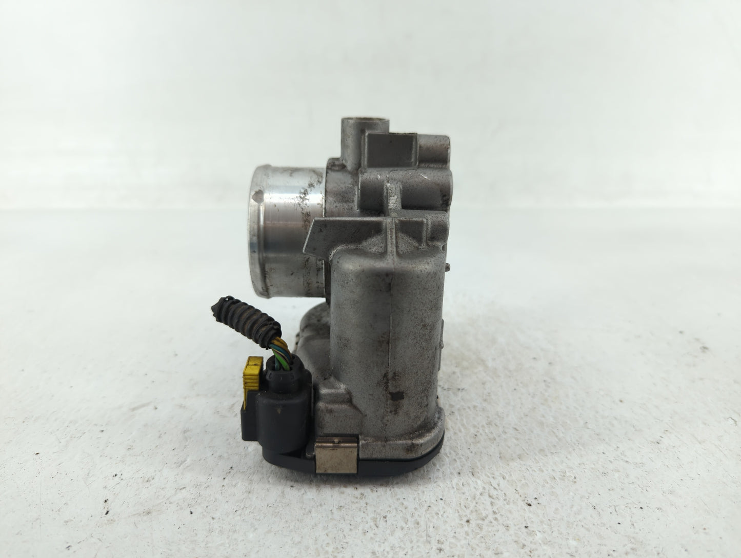 2014-2019 Ford Fiesta Throttle Body P/N:7S7G-9F991-CA Fits Fits 2013 2014 2015 2016 2017 2018 2019 OEM Used Auto Parts - Oem