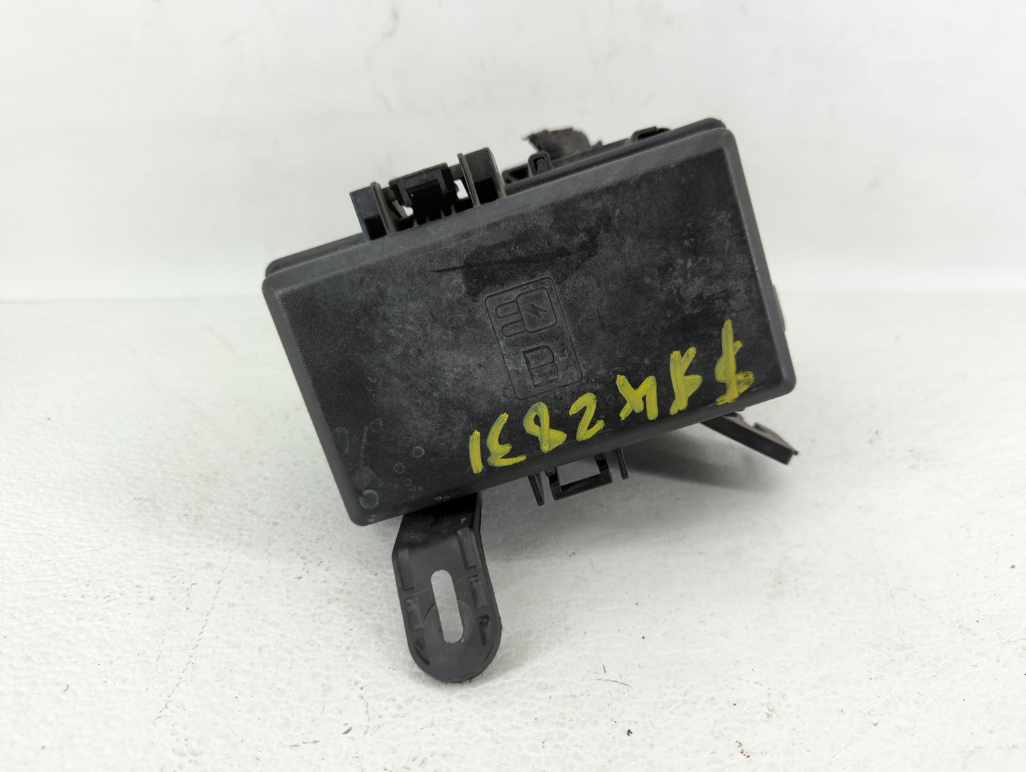 2014-2019 Ford Fiesta Fusebox Fuse Box Panel Relay Module P/N:600347201 6001389001 Fits Fits 2014 2015 2016 2017 2018 2019 O