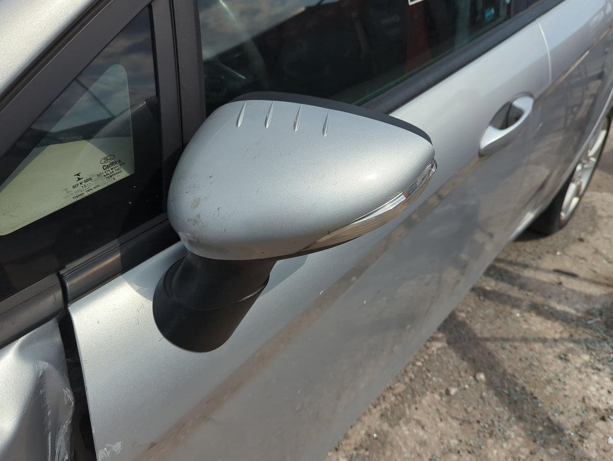 2011-2019 Ford Fiesta Driver Side View Mirror - Left Door Mirror OEM Used - Oemusedautoparts1.com