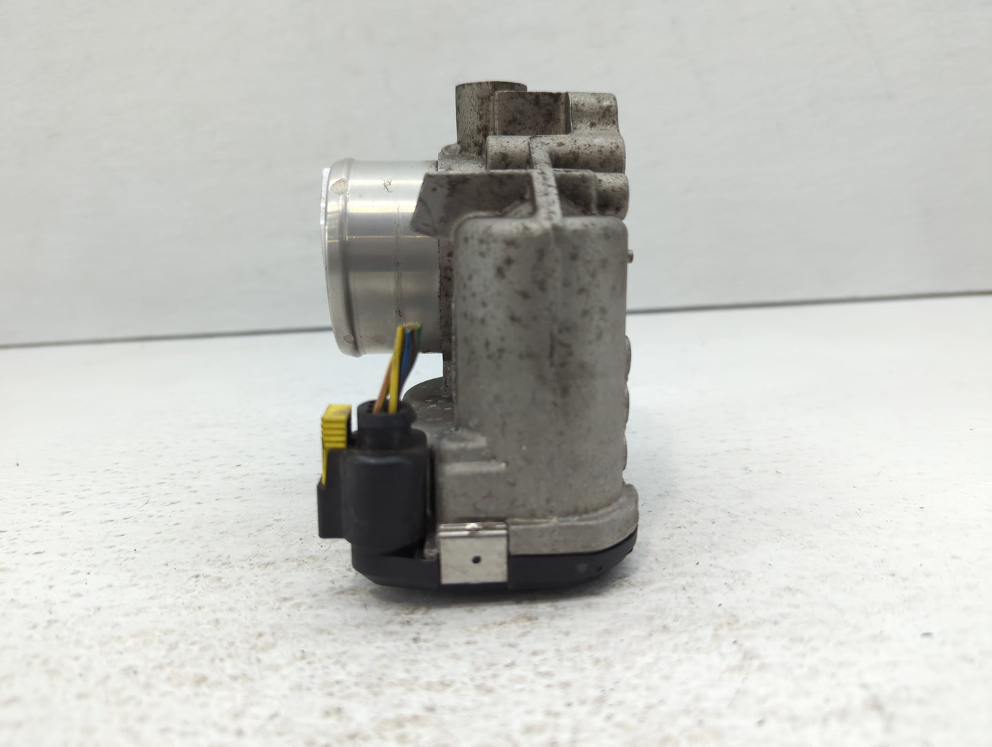 2014-2019 Ford Fiesta Throttle Body P/N:7S7G-9F991-CA Fits Fits 2013 2014 2015 2016 2017 2018 2019 OEM Used Auto Parts - Oem
