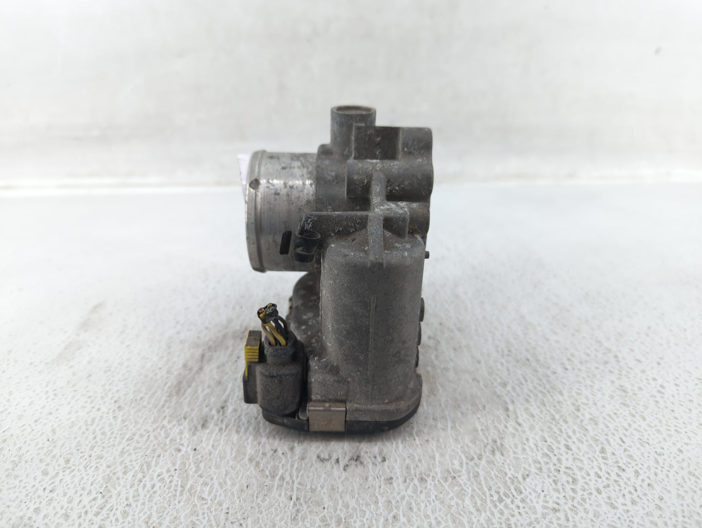 2014-2019 Ford Fiesta Throttle Body P/N:7S7G-9F991-CA Fits Fits 2013 2014 2015 2016 2017 2018 2019 OEM Used Auto Parts - Oem