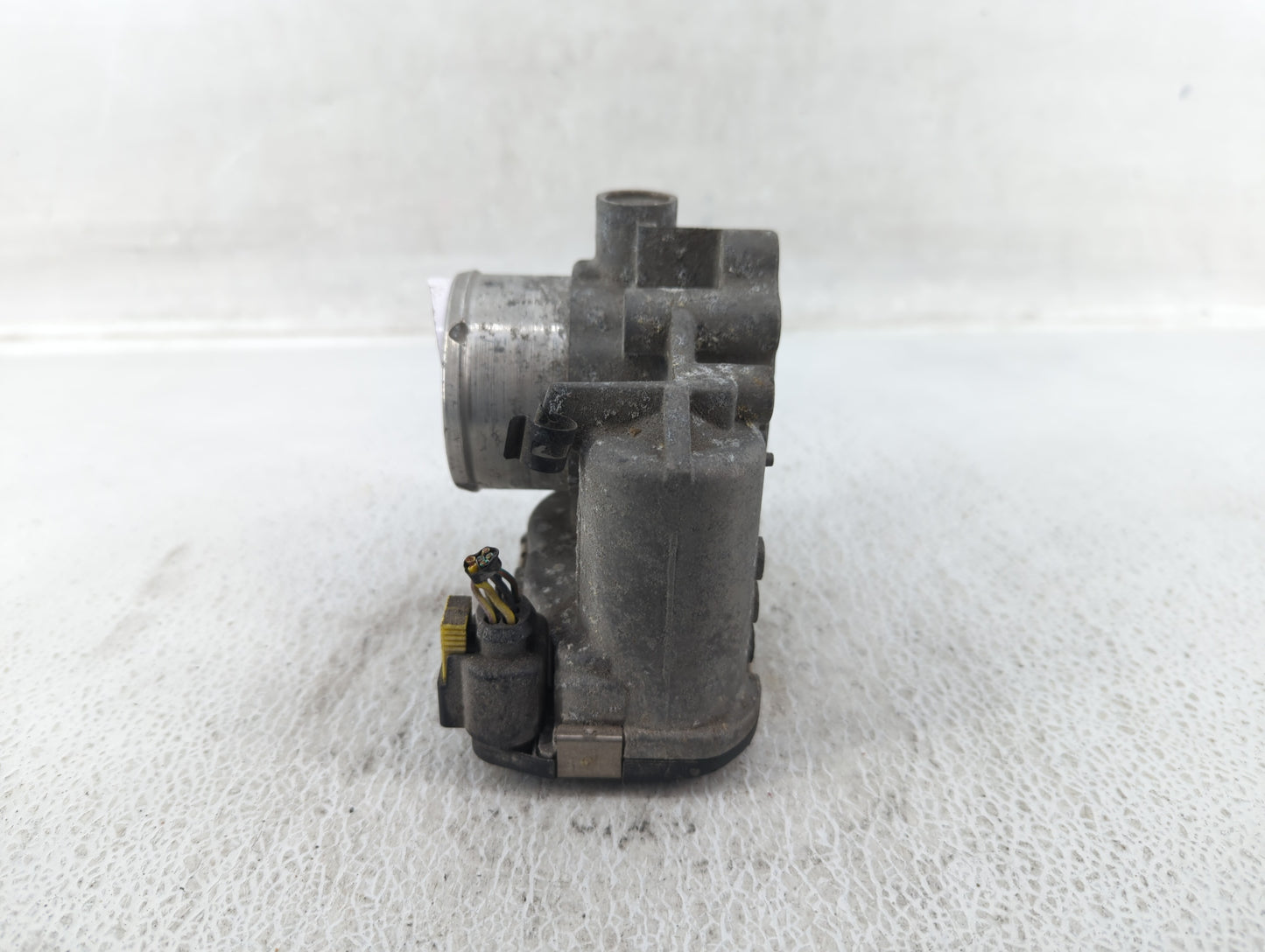 2014-2019 Ford Fiesta Throttle Body P/N:7S7G-9F991-CA Fits Fits 2013 2014 2015 2016 2017 2018 2019 OEM Used Auto Parts - Oem