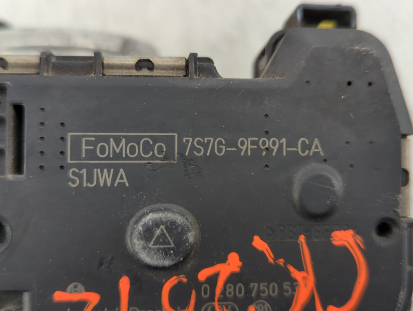 2014-2019 Ford Fiesta Throttle Body P/N:7S7G-9F991-CA Fits Fits 2013 2014 2015 2016 2017 2018 2019 OEM Used Auto Parts - Oem