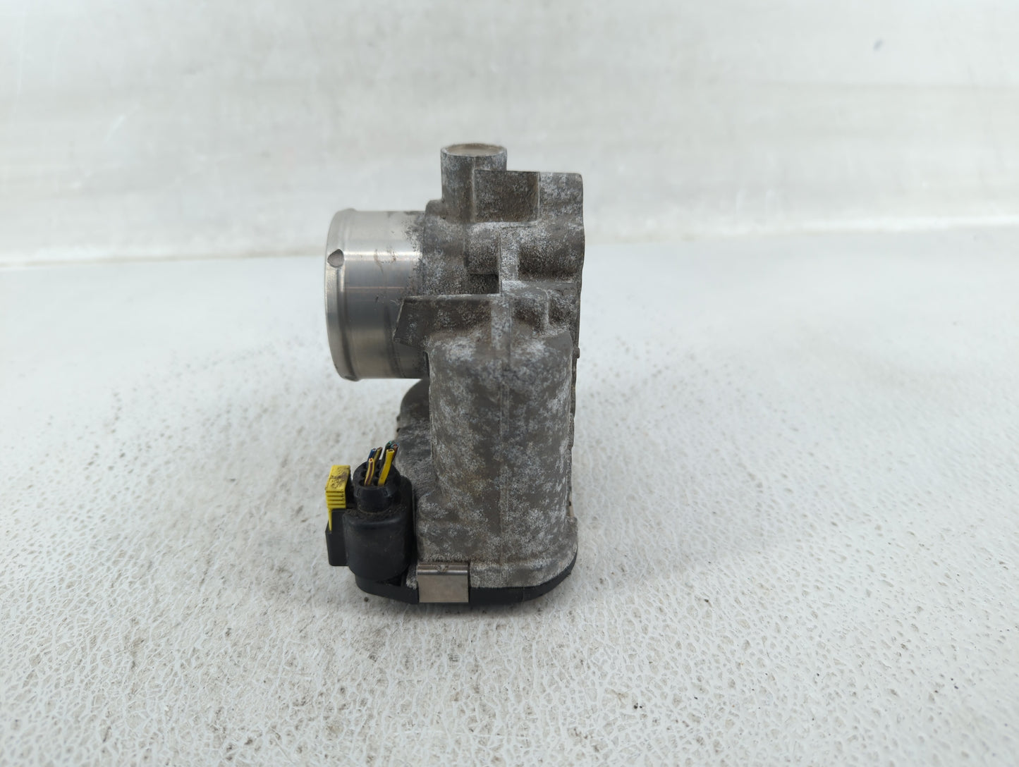 2014-2019 Ford Fiesta Throttle Body P/N:7S7G-9F991-CA Fits Fits 2013 2014 2015 2016 2017 2018 2019 OEM Used Auto Parts - Oem