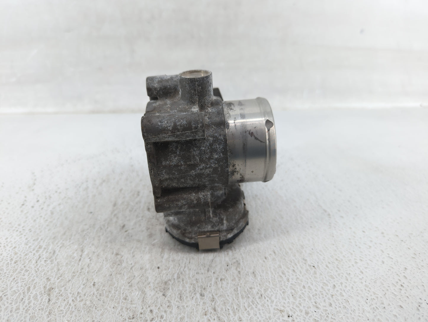 2014-2019 Ford Fiesta Throttle Body P/N:7S7G-9F991-CA Fits Fits 2013 2014 2015 2016 2017 2018 2019 OEM Used Auto Parts - Oem