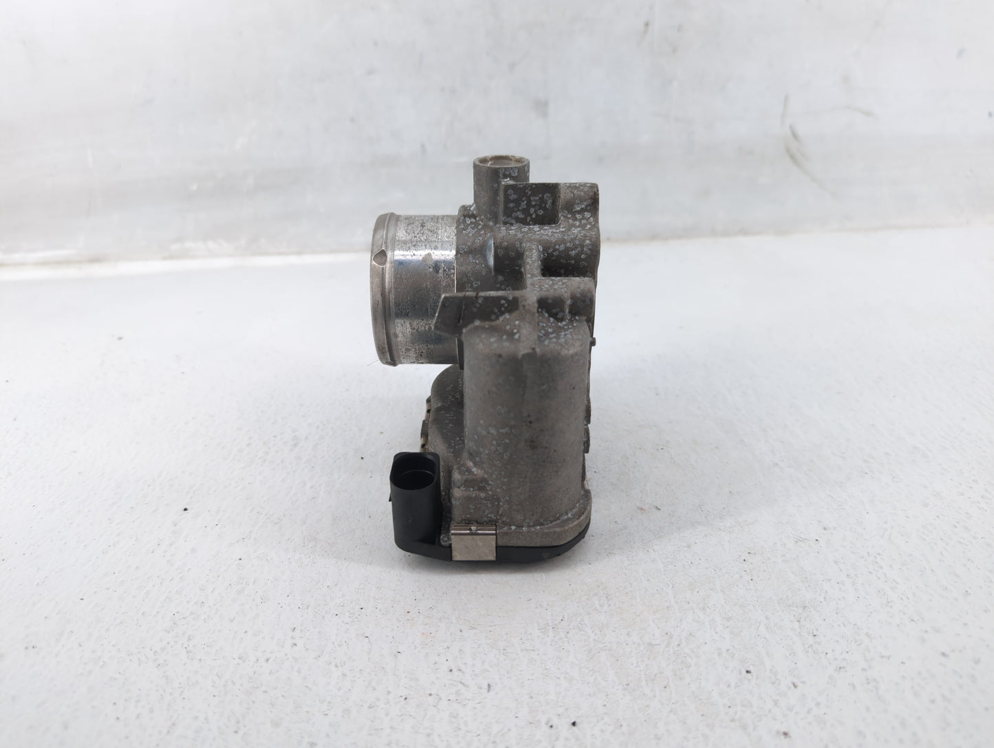 2014-2019 Ford Fiesta Throttle Body P/N:7S7G-9F991-CA Fits Fits 2013 2014 2015 2016 2017 2018 2019 OEM Used Auto Parts - Oem