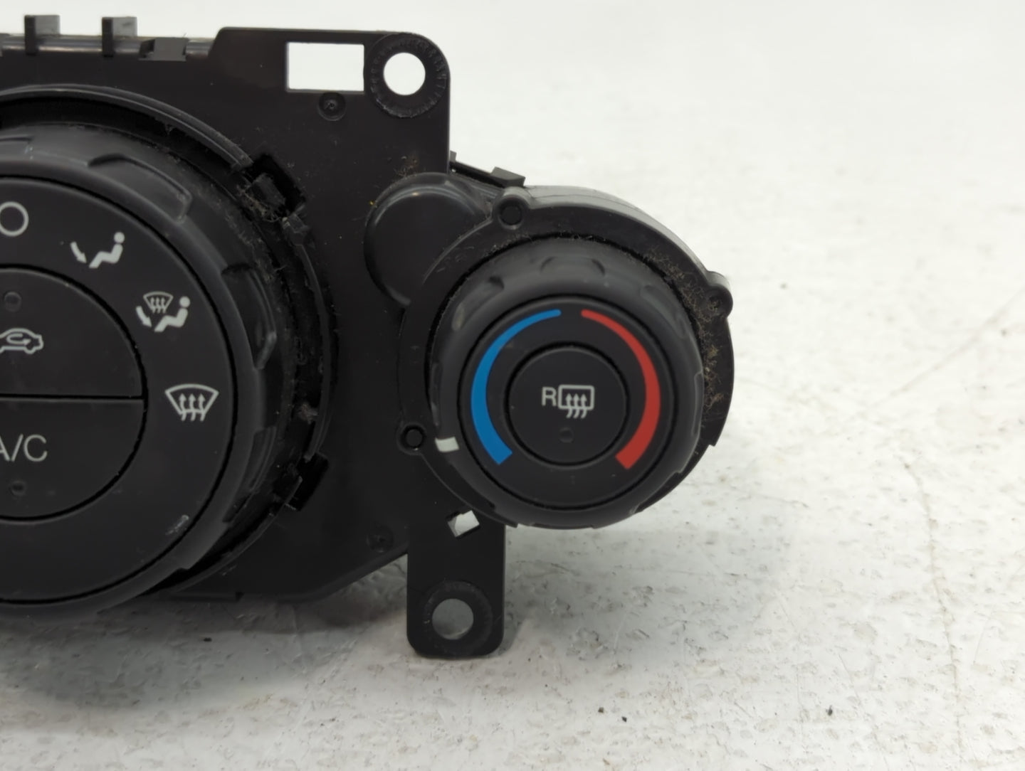 2014-2019 Ford Fiesta Climate Control Module Temperature AC/Heater Replacement P/N:10419145004 D2BT 19980 AE Fits OEM Used A